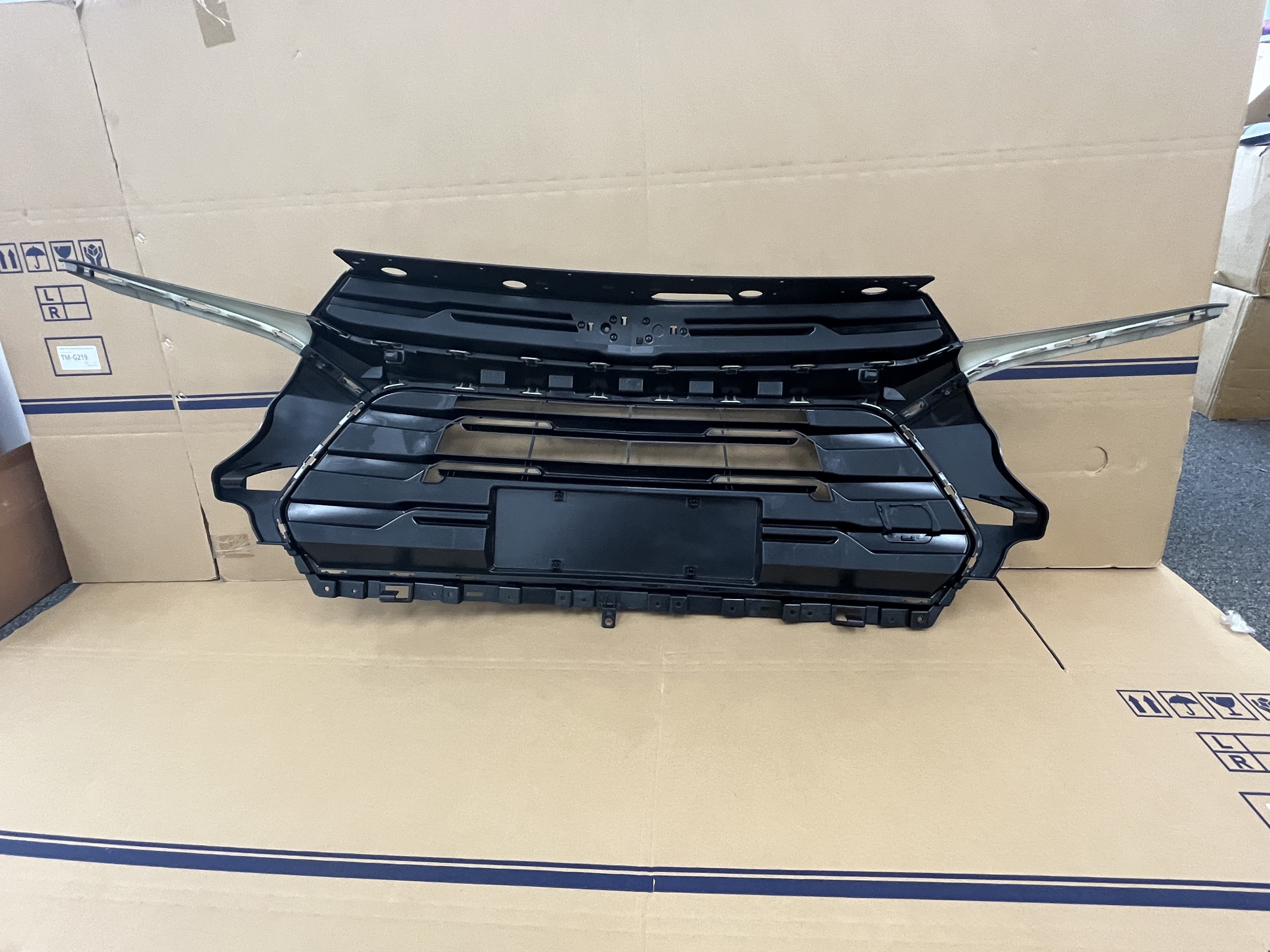 For 2020 2021 2022 2023 Chevrolet Chevy Trailblazer Front Bumper Grille Assembly