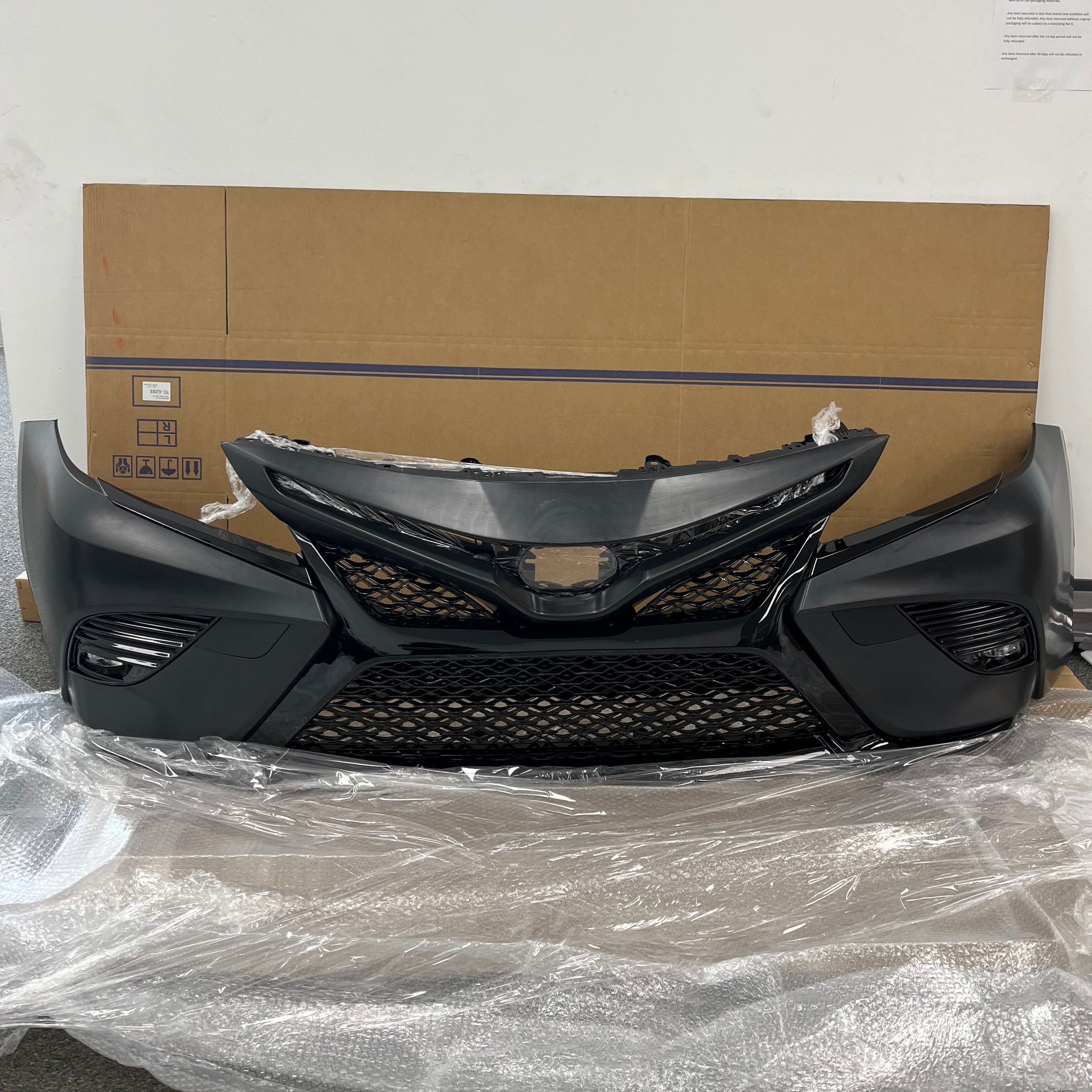 For 2018 2019 2020 Toyota Camry SE Front Bumper Cover Fascia with Grilles Set Assembly