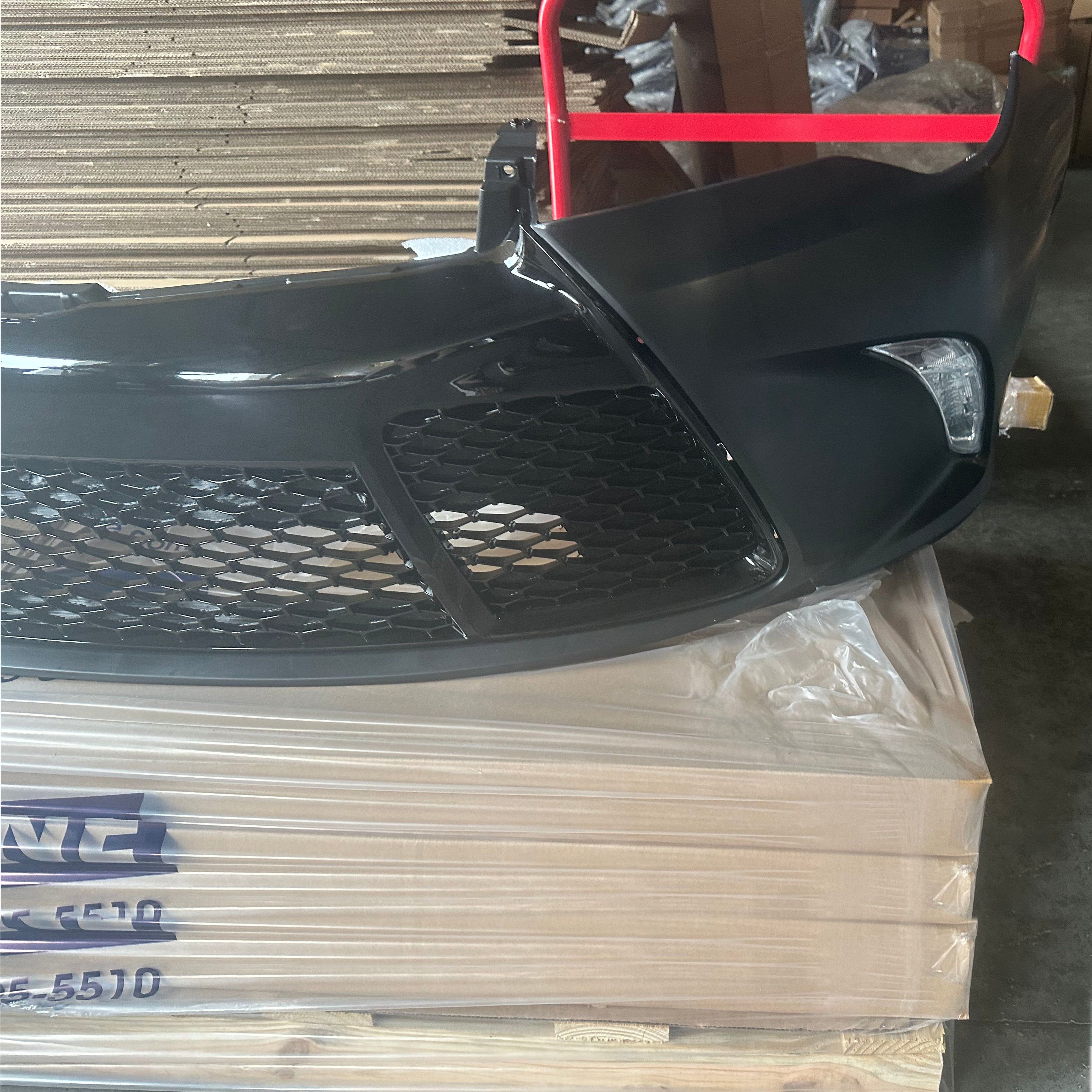 For 2015 2016 2017 Toyota Camry SE Front Bumper Grille with Fog Lights Assembly Set