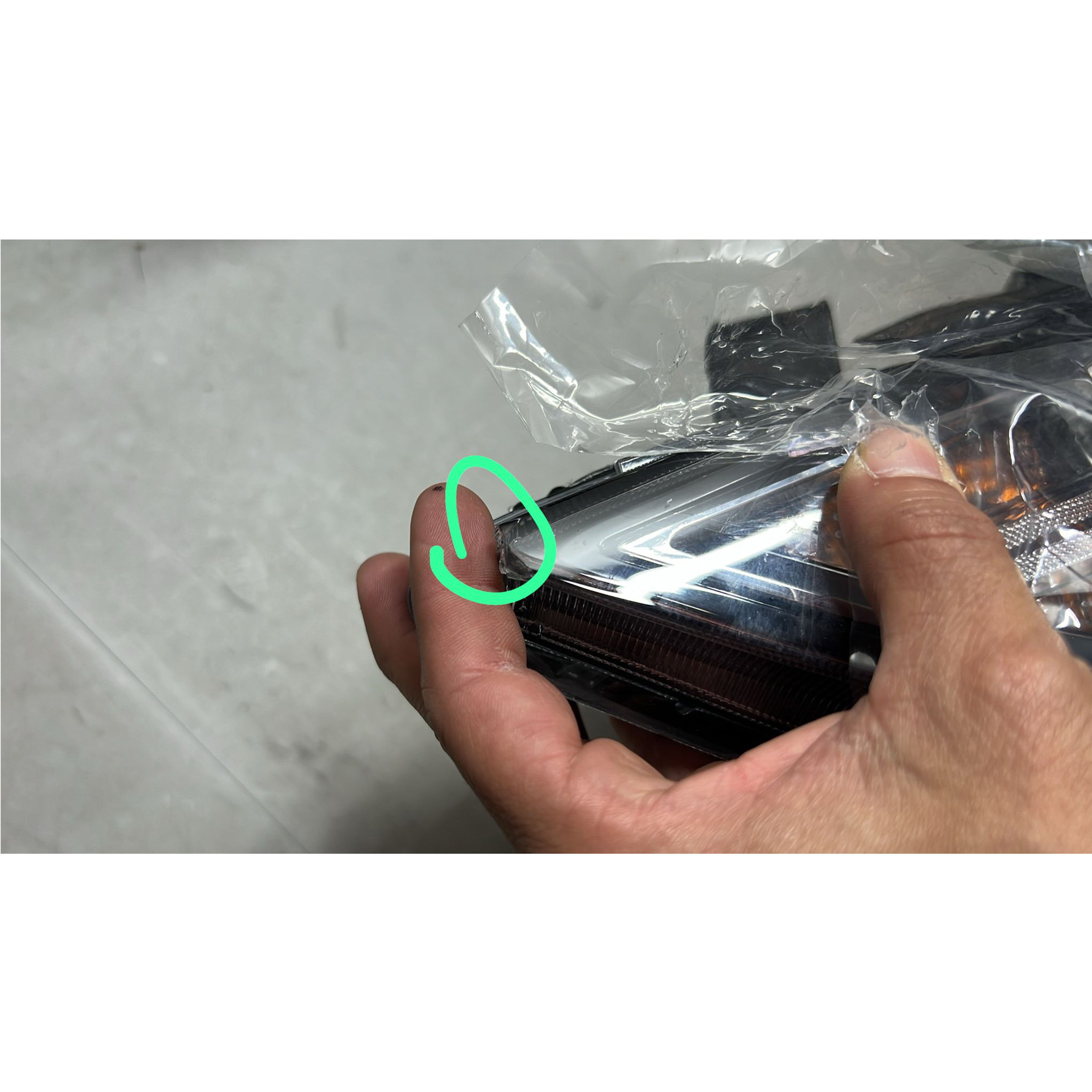 2017 2018 Hyundai Elantra Headlight Assembly Halogen with Bulbs Left Driver Side LH Damaged