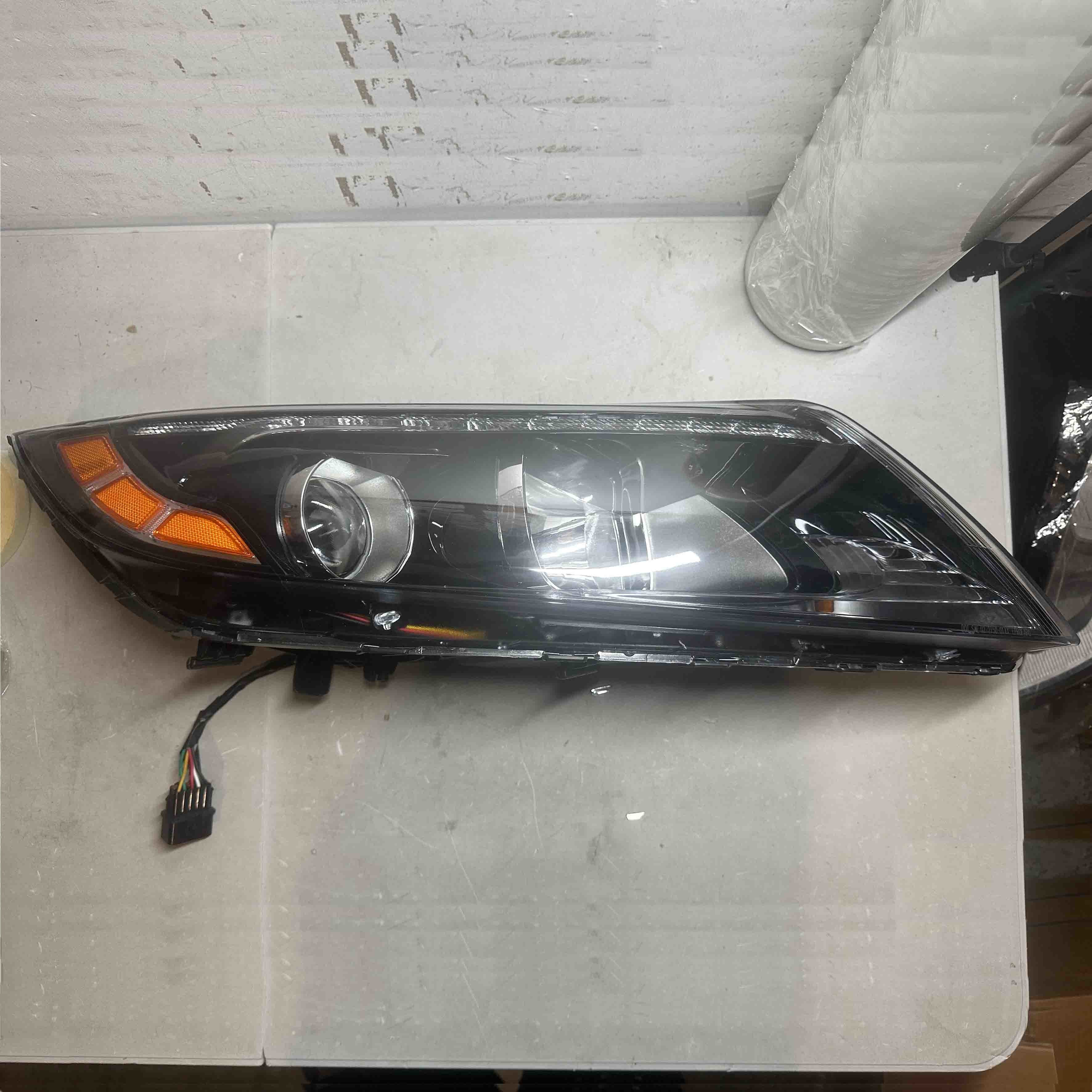 2014 2015 Kia Optima Headlight Assembly Halogen with LED Tube Projector Right Passenger Side RH Damaged