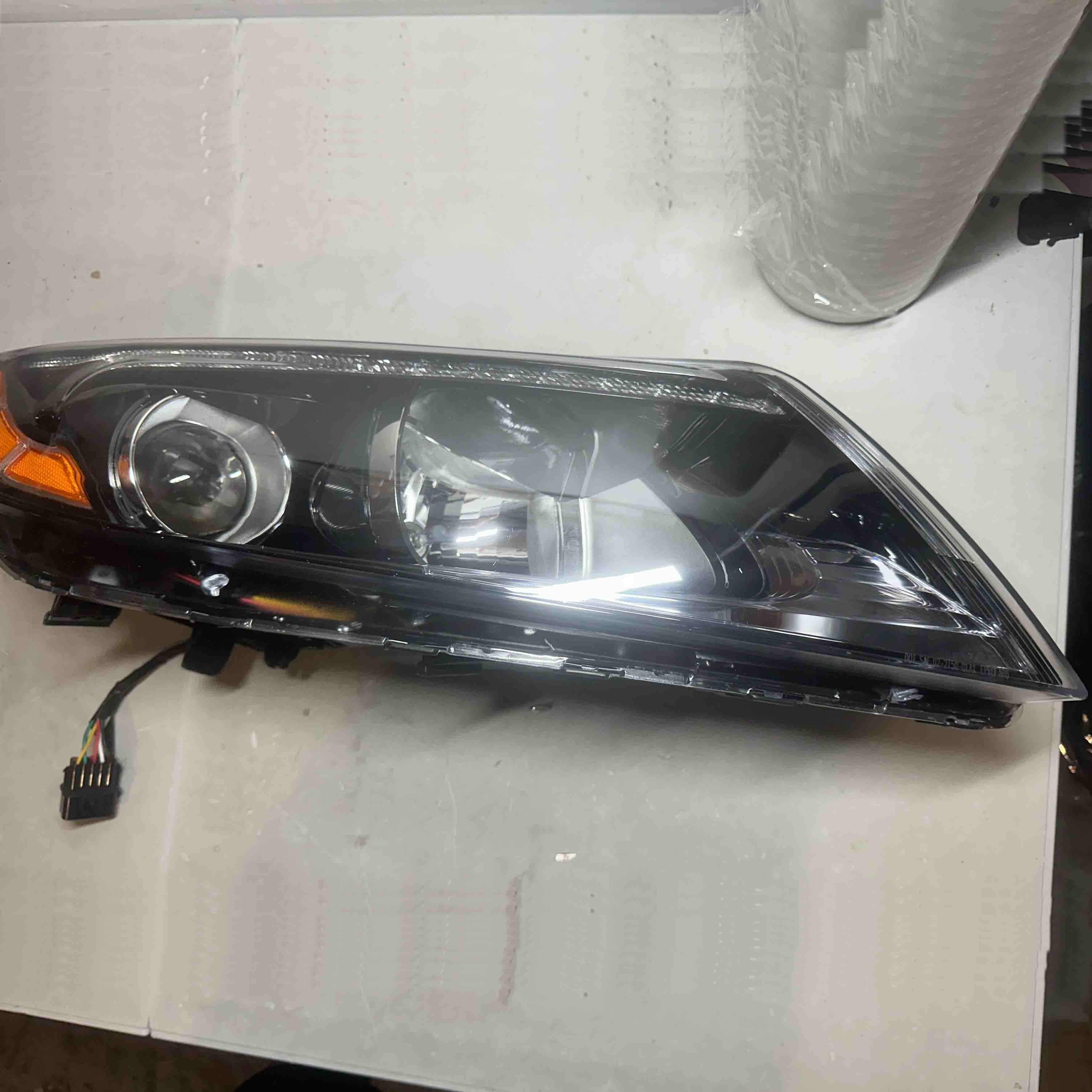 2014 2015 Kia Optima Headlight Assembly Halogen with LED Tube Projector Right Passenger Side RH Damaged