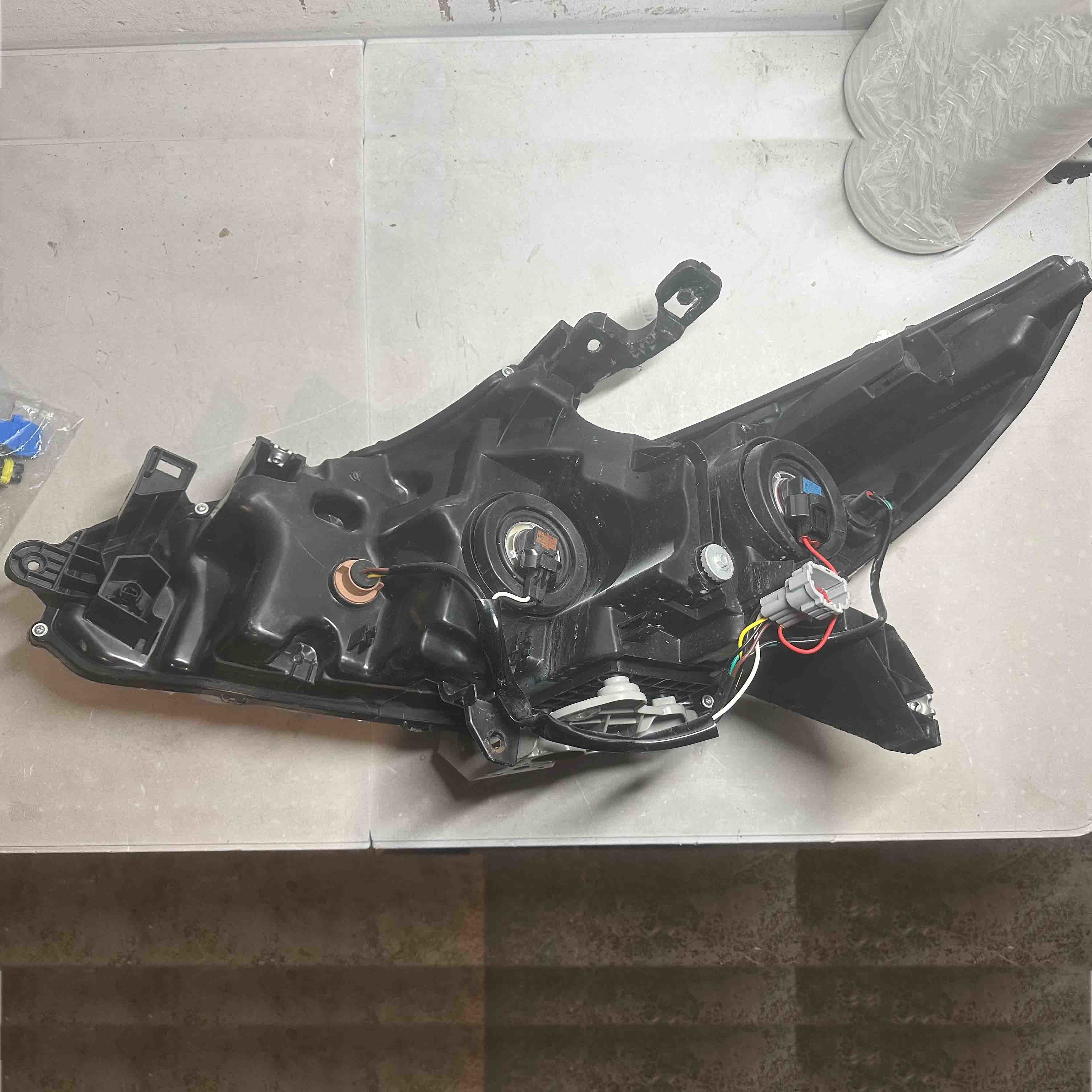 2016 2017 2018 Nissan Altima Driver LEFT Headlight Assembly NO LED Chrome Damaged