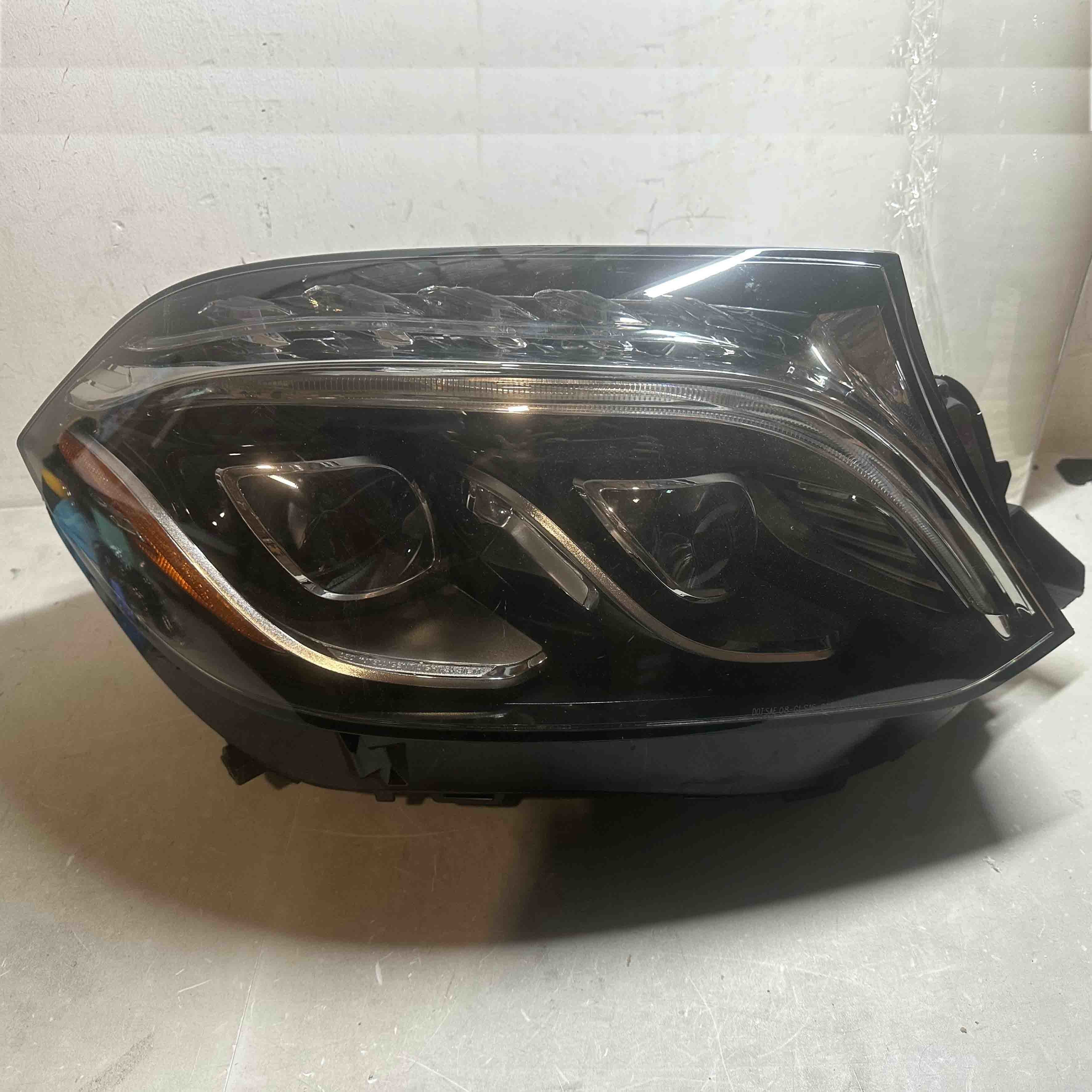 2017 2019 Mercedes-Benz GLS Class Full LED Headlight Assembly Right Passenger Side Damaged