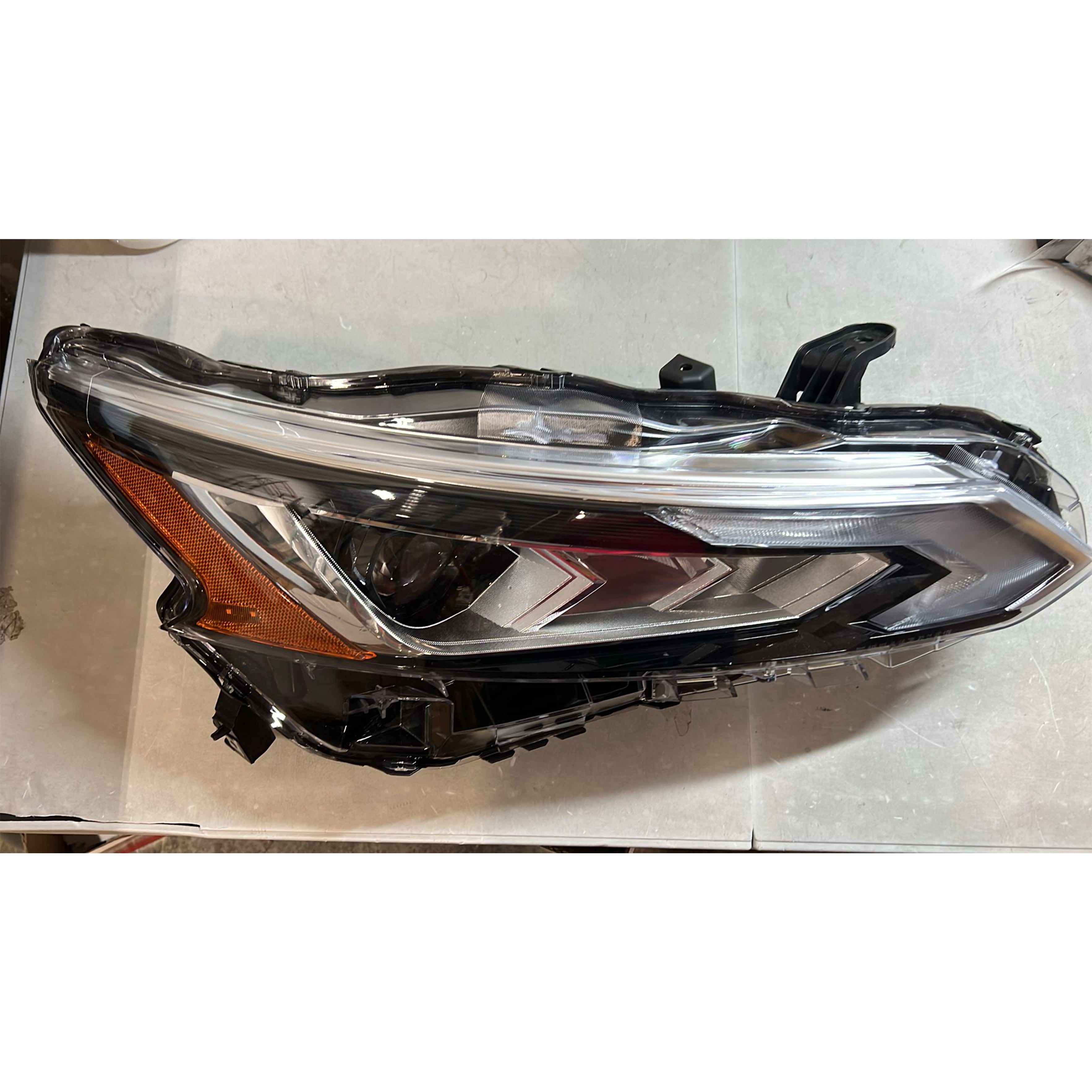 2019 2020 2021 2022 Nissan Altima Headlight Assembly LED Passenger Side Damaged