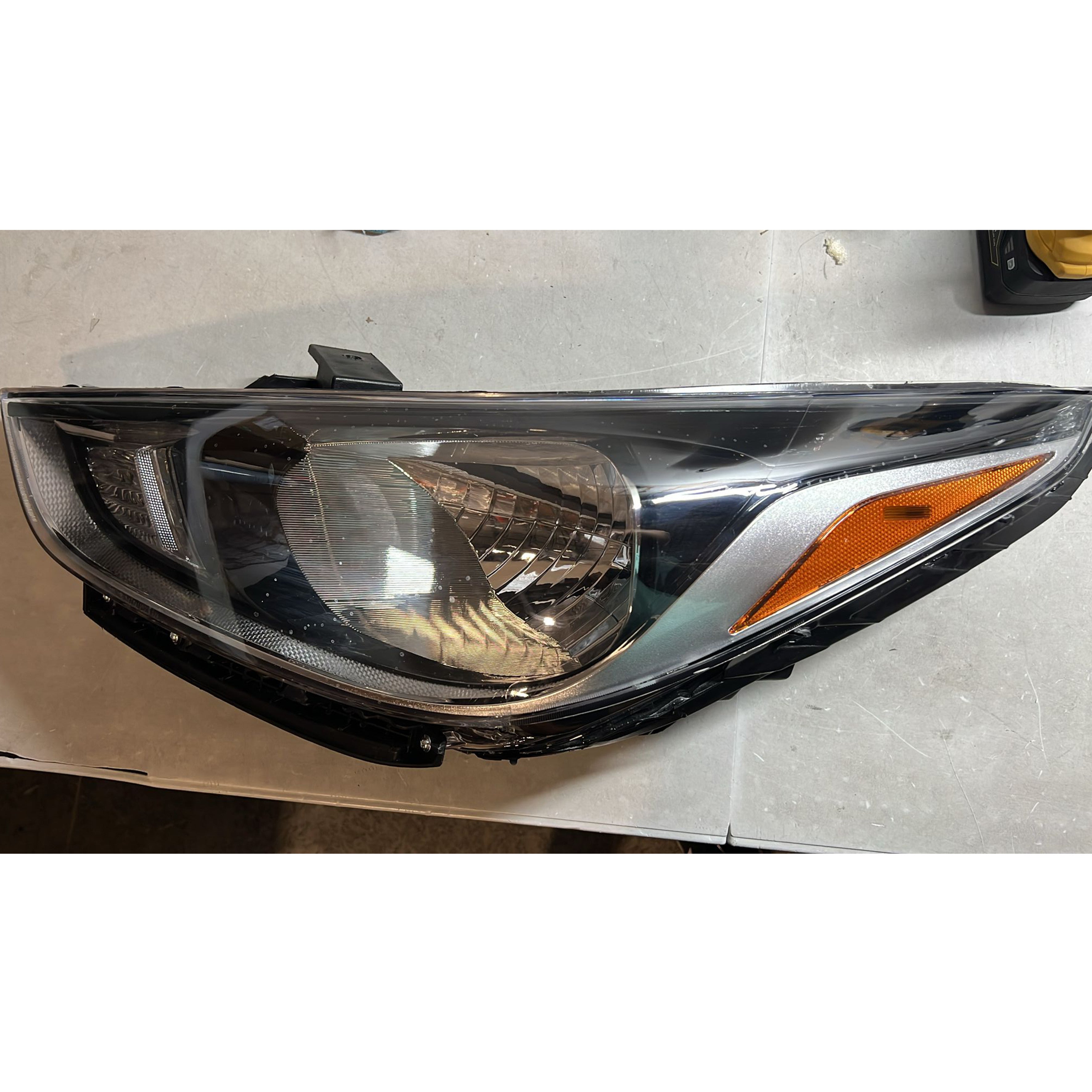 For 2018 2022 Hyundai Accent SE SEL Halogen Headlight Headlamp Driver Left Side Damaged
