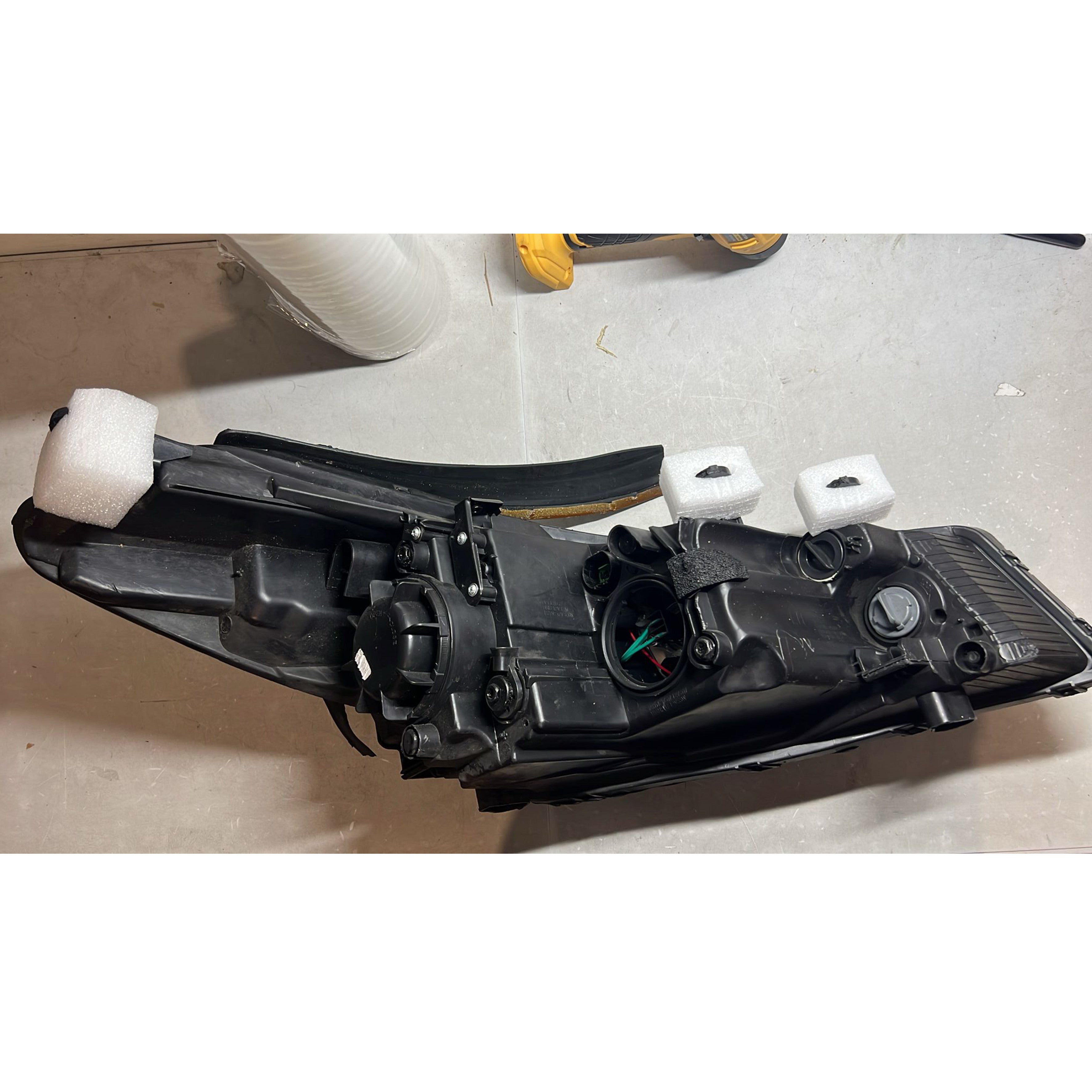 2017 2018 Kia Forte Forte5 Headlight Assembly with LED Driver Side Damaged