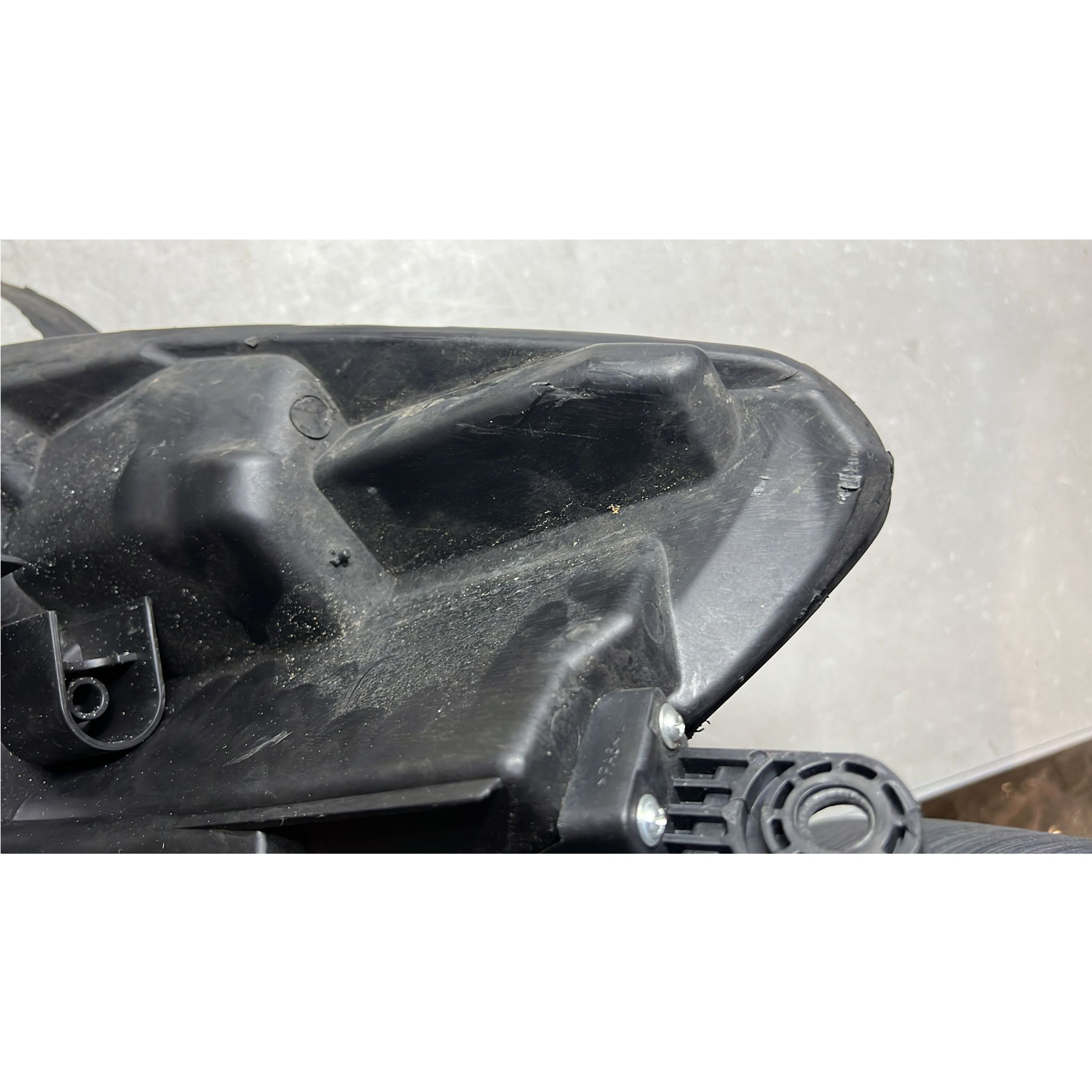 2017 2018 Kia Forte Forte5 Headlight Assembly with LED Driver Side Damaged