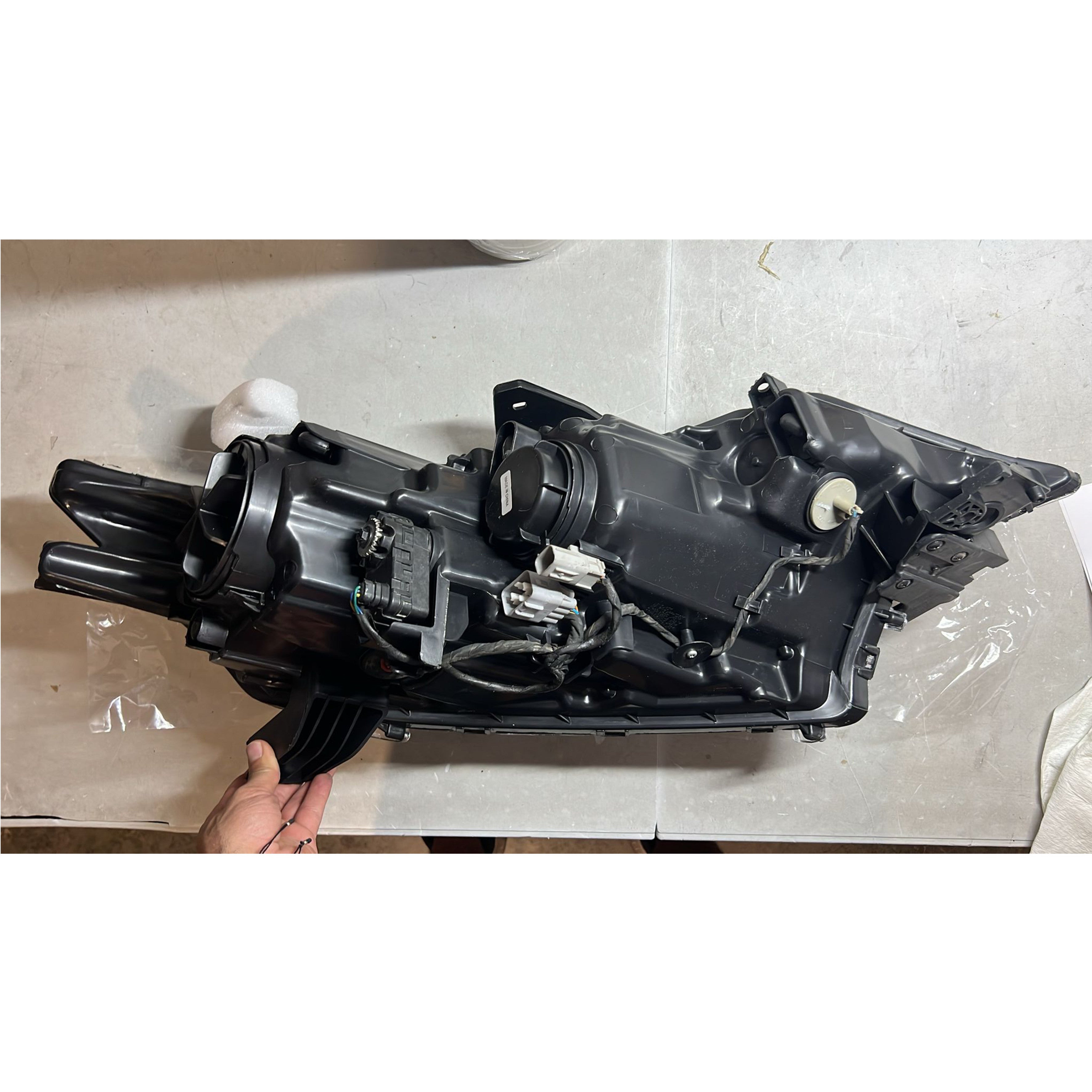 2016 2017 2018 2019 2020 Mitsubishi Outlander Headlight Assembly Halogen Driver Side Damaged