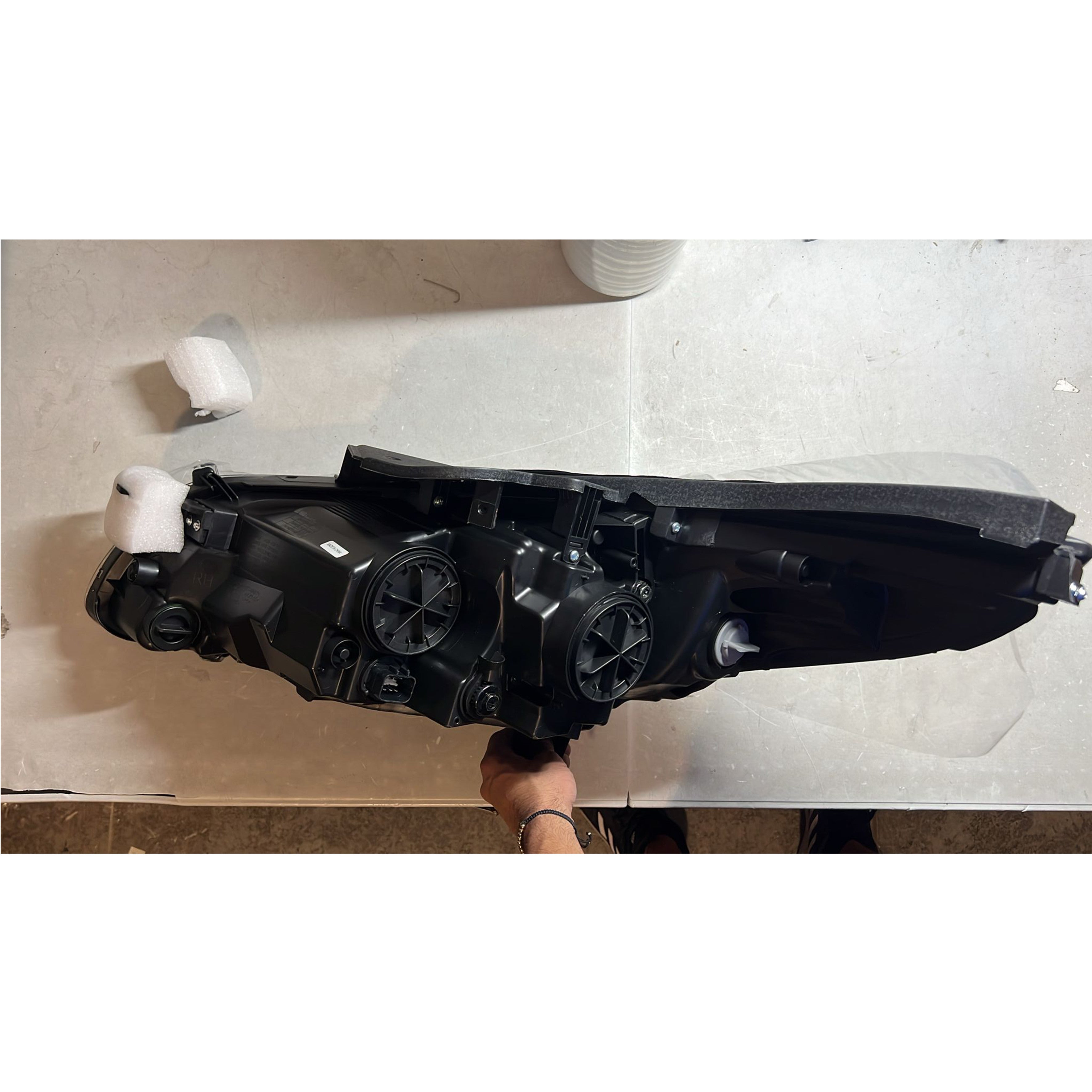 2015 2016 2017 Hyundai Sonata Headlight Assembly Halogen with Bulb Passenger Side Damaged