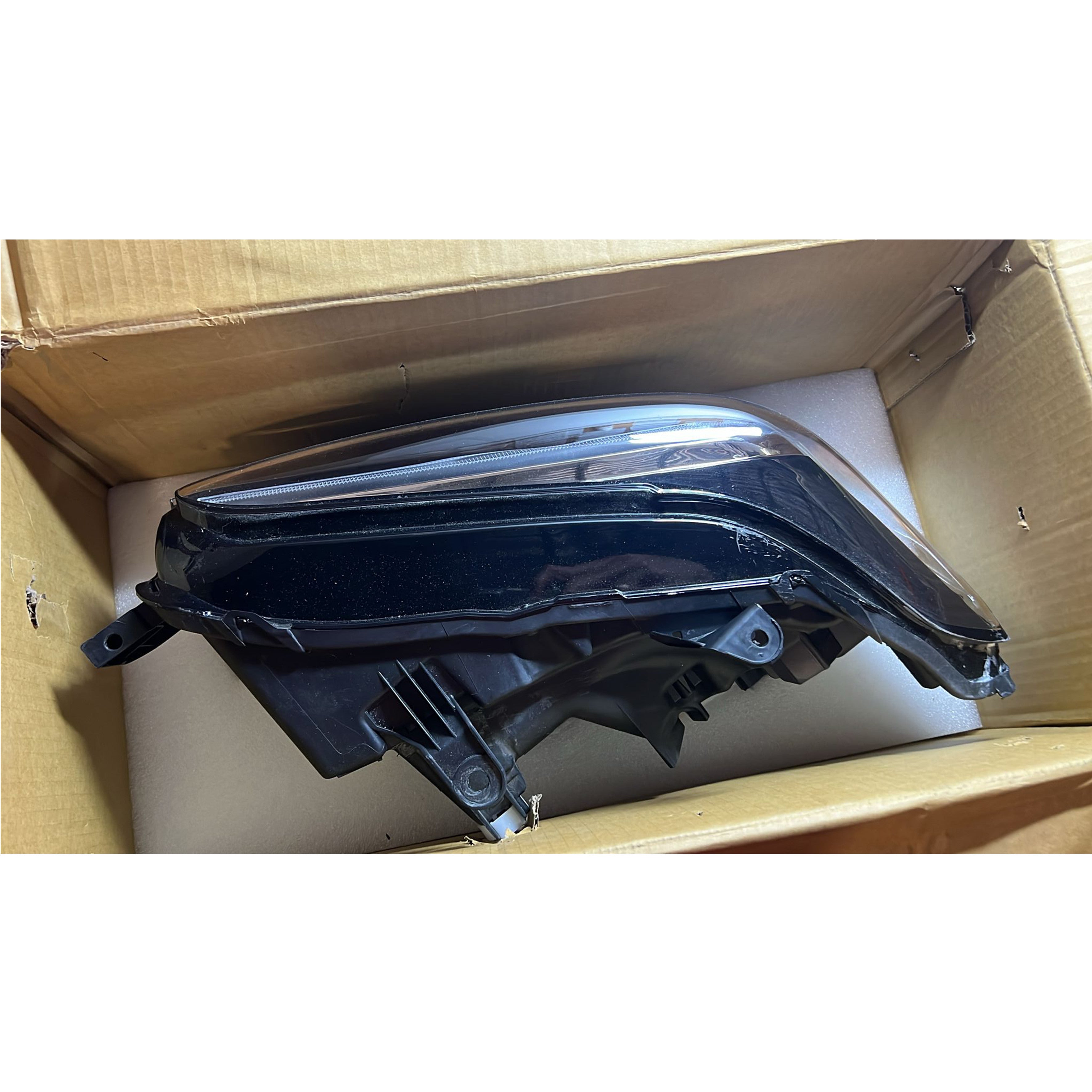 2020 2021 2022 2023 Toyota Tacoma Limited TRD Front Full LED Headlight Assembly Right Passenger Side Damaged