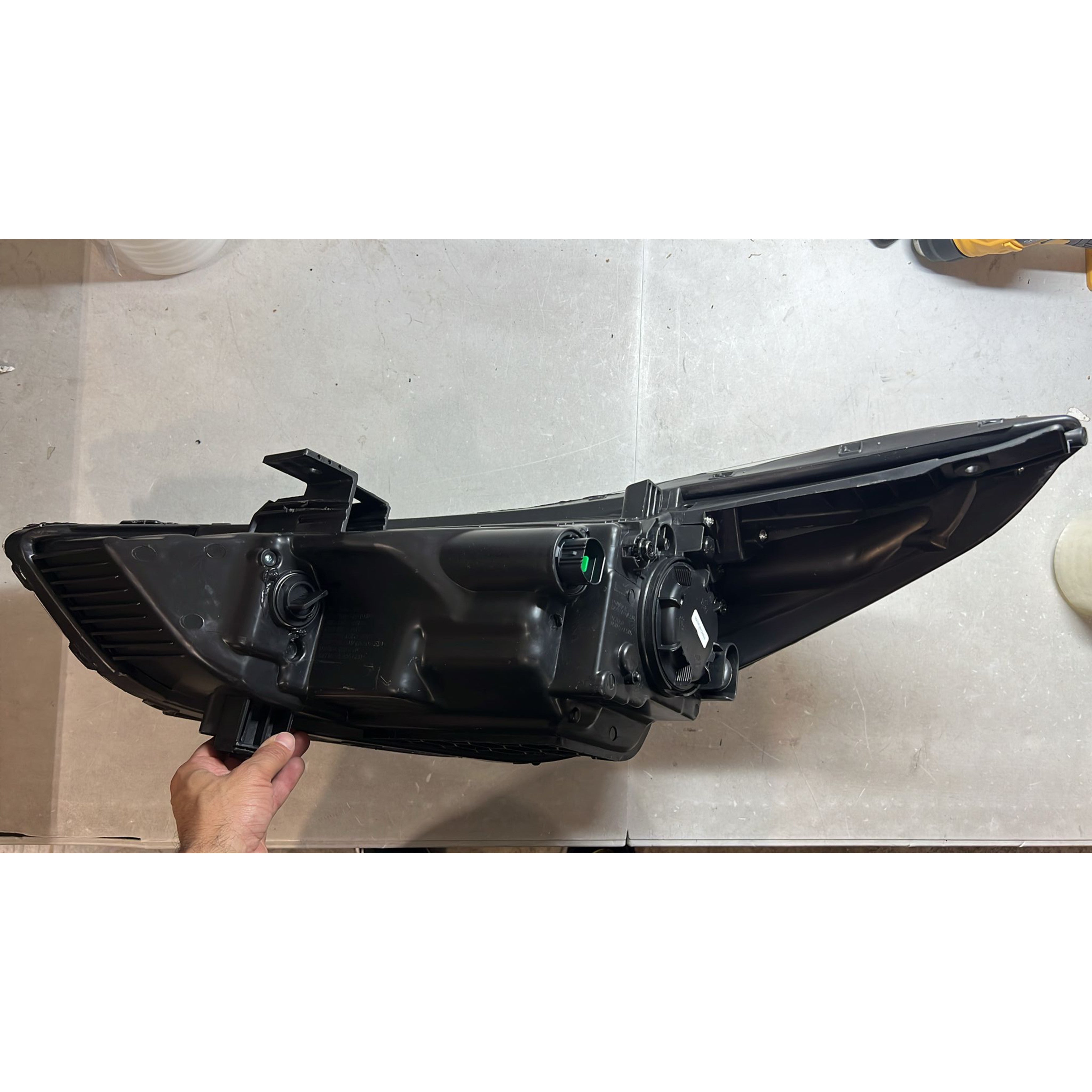 For 2018 2022 Hyundai Accent SE SEL Halogen Headlight Assembly Passenger Right Damaged