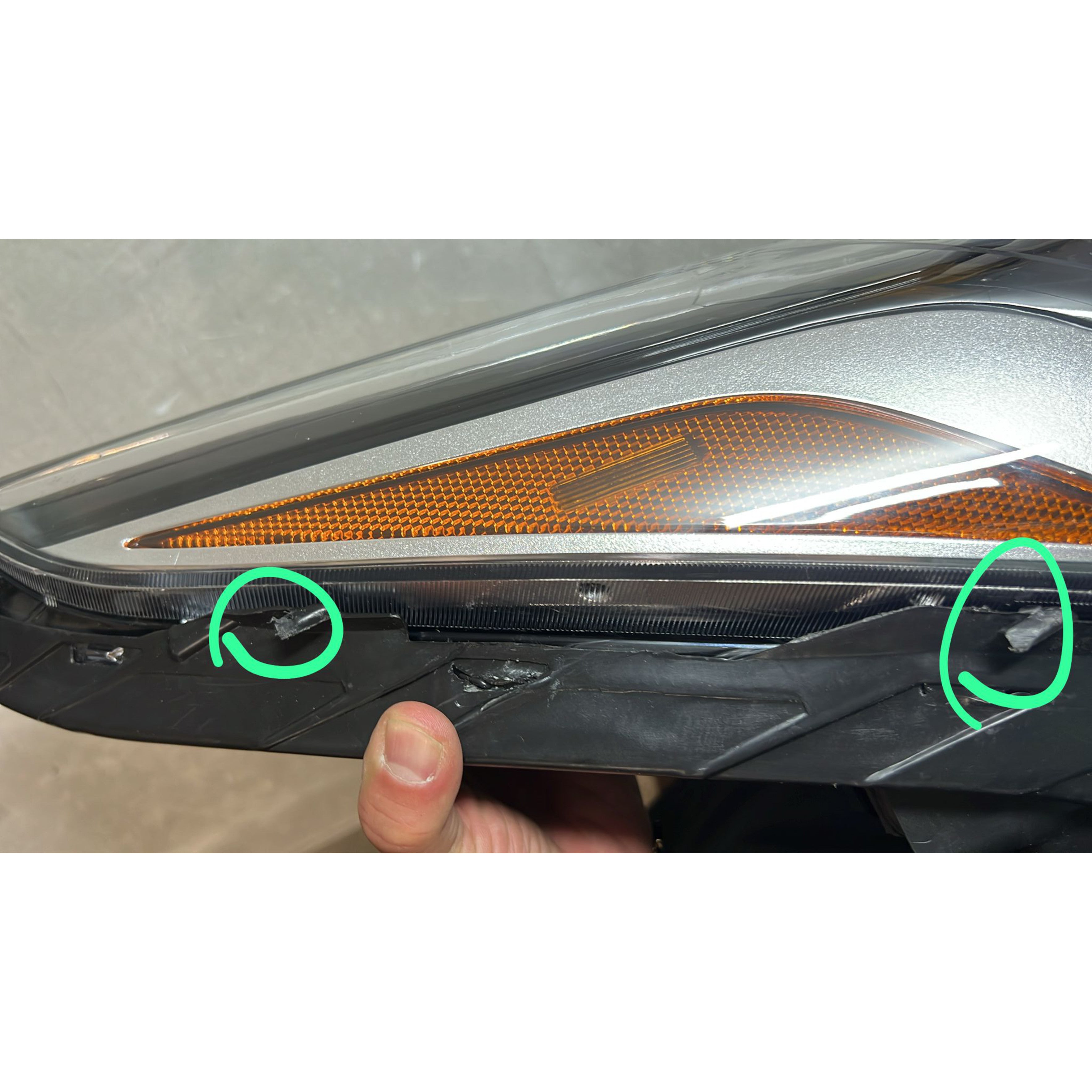 For 2018 2022 Hyundai Accent SE SEL Halogen Headlight Assembly Passenger Right Damaged