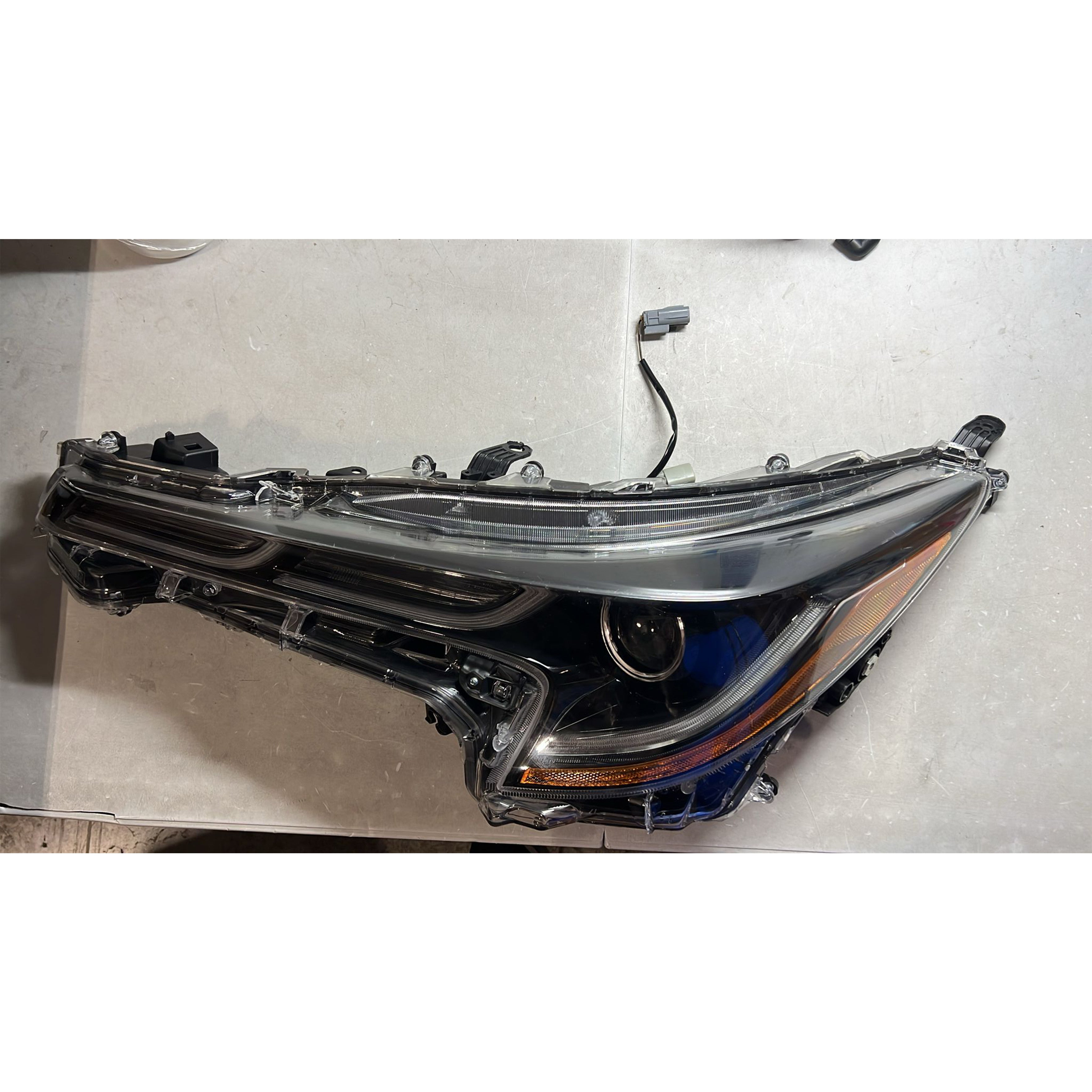 <p>2020 2021 2022 Toyota Corolla SE XLE XSE Headlight Assembly with LED Daytime Running Lamp Driver Side Damaged</p>