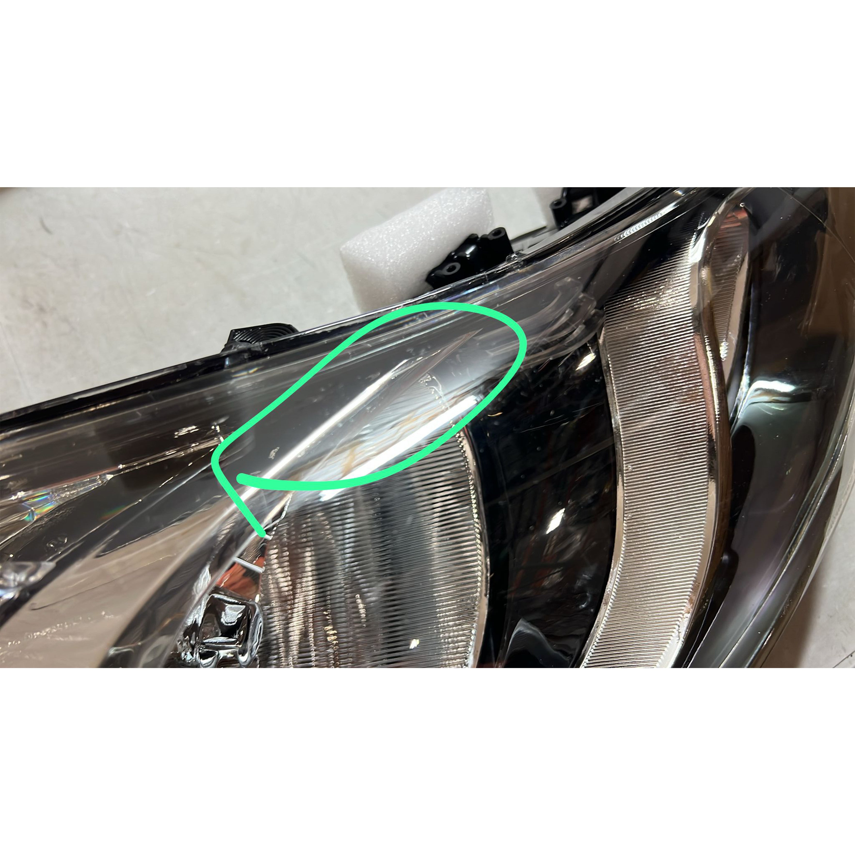 2011 2012 2013 Hyundai Elantra Headlight Assembly Halogen Chrome Passenger Side Damaged