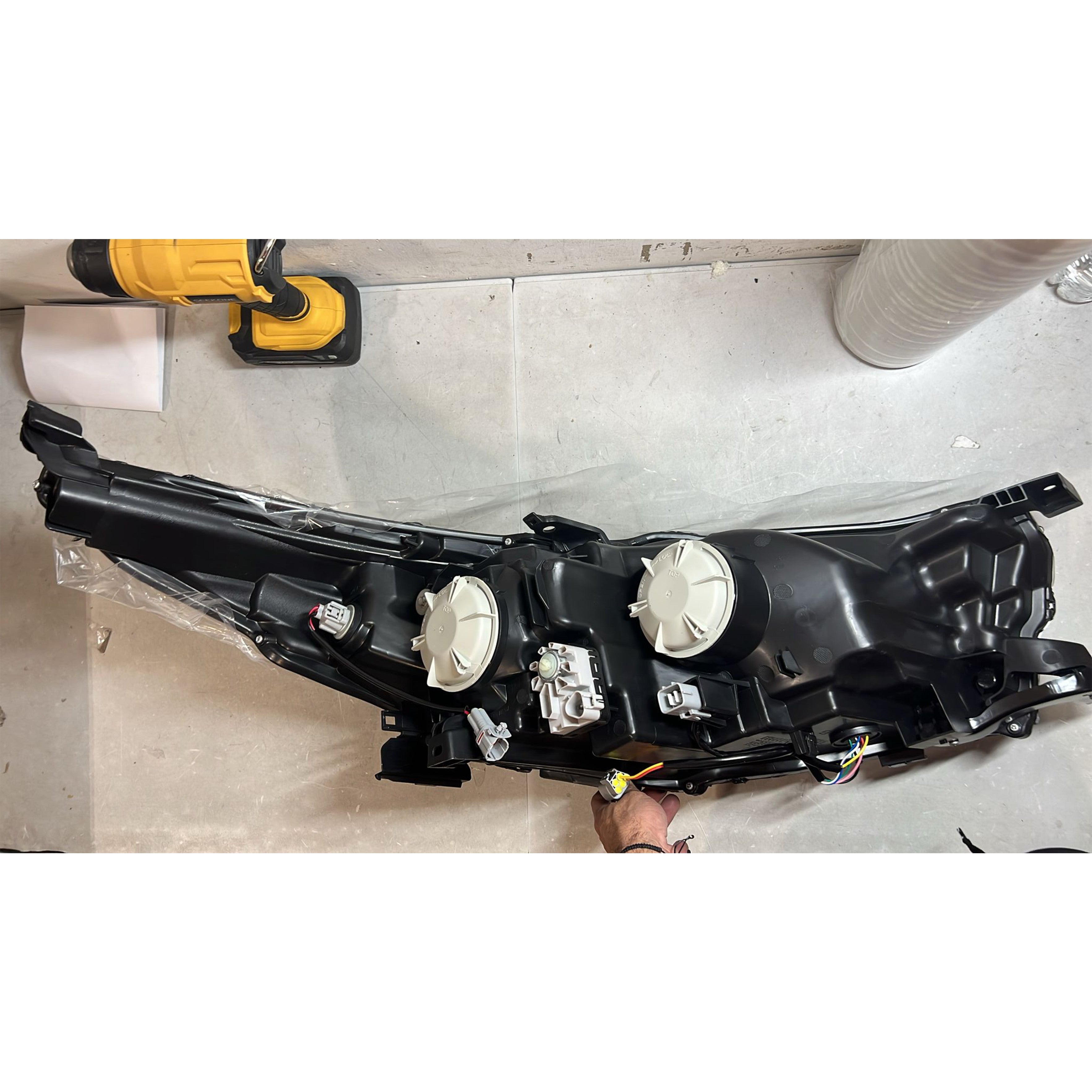 2017 2018 2019 Toyota Highlander Headlight Assembly LED Projector with DRL Driver Side Damaged