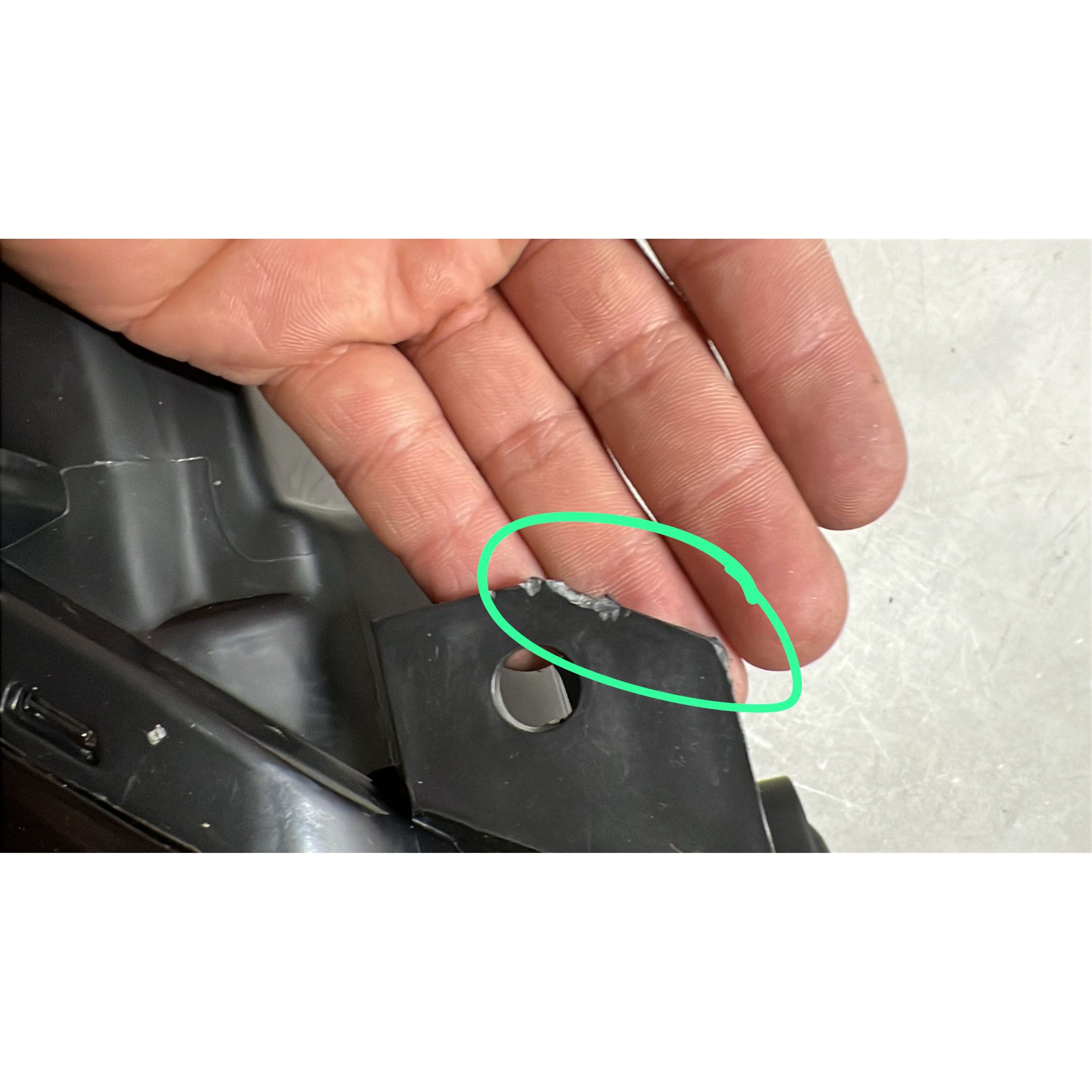 2014 2015 Kia Optima Headlight Assembly Halogen with Bulbs Passenger Side Damaged