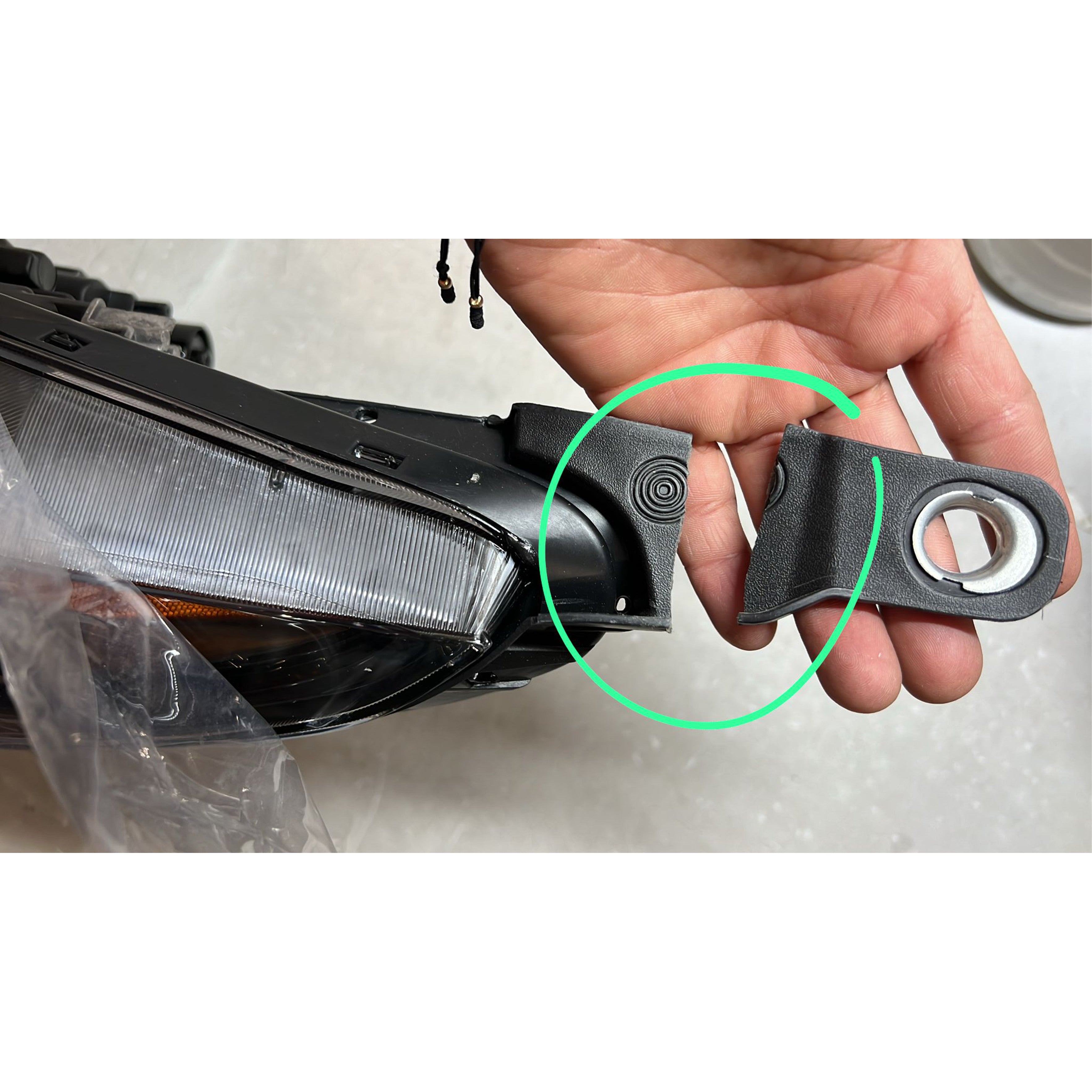 2021 2022 2023 Hyundai Elantra Headlight Assembly Halogen with LED Driver Side Damaged