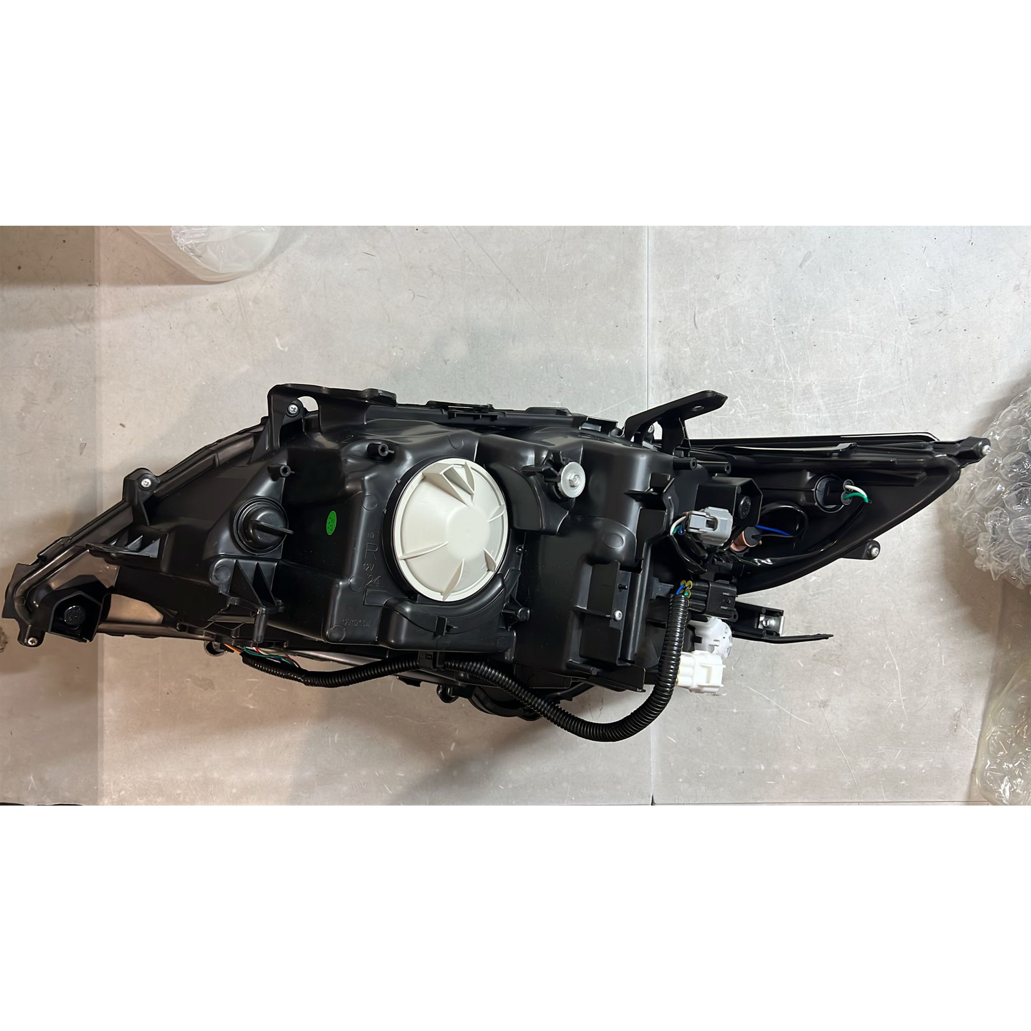 For 2016 2017 2018 2019 2020 Lexus ES350 ES300H Halogen High Beam Headlight Headlamp Factory Assembly Right Passenger Side RH 8114033A60 Damaged