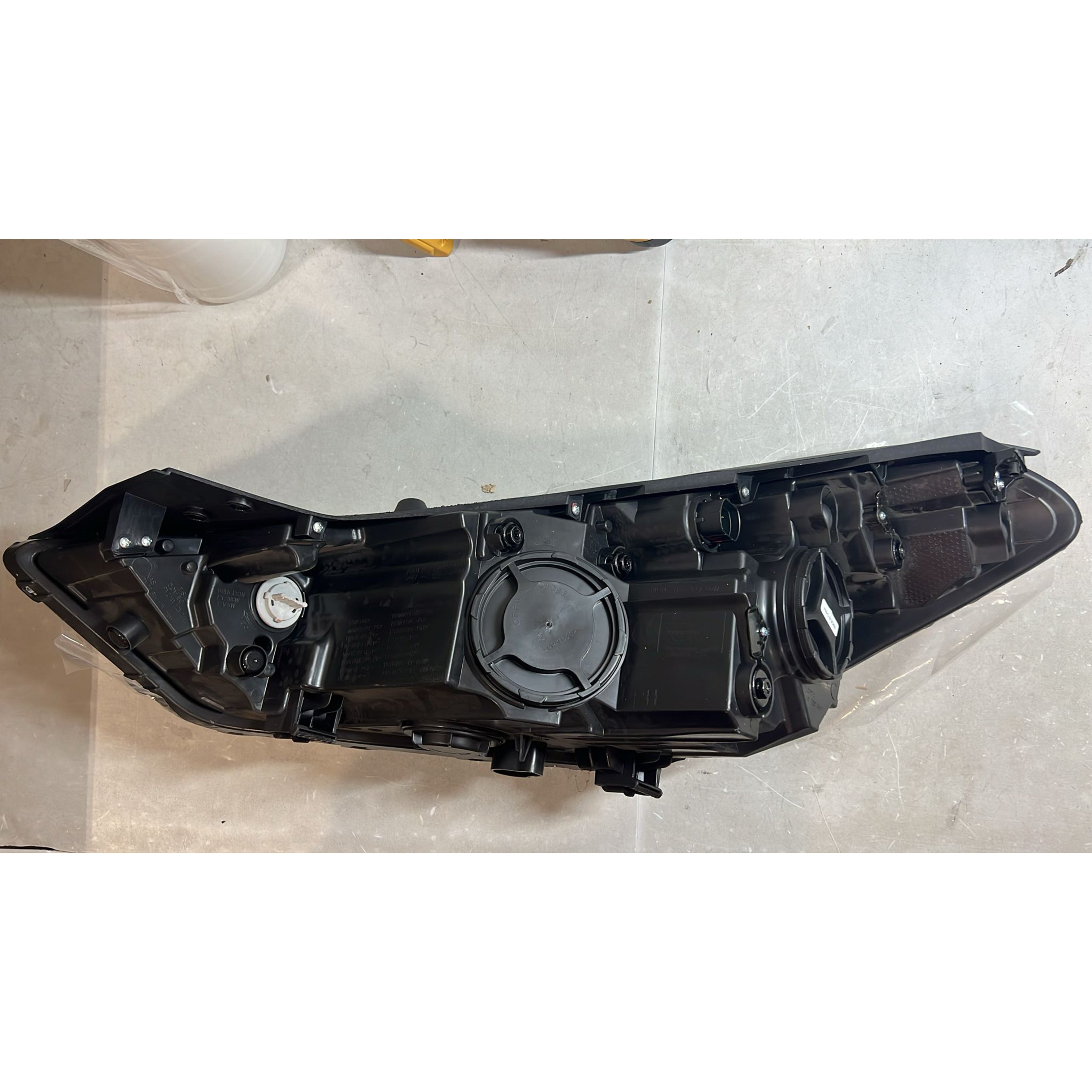 2019 2021 Hyundai Tucson Headlight Assembly Halogen with LED DRL Passenger Side Damaged