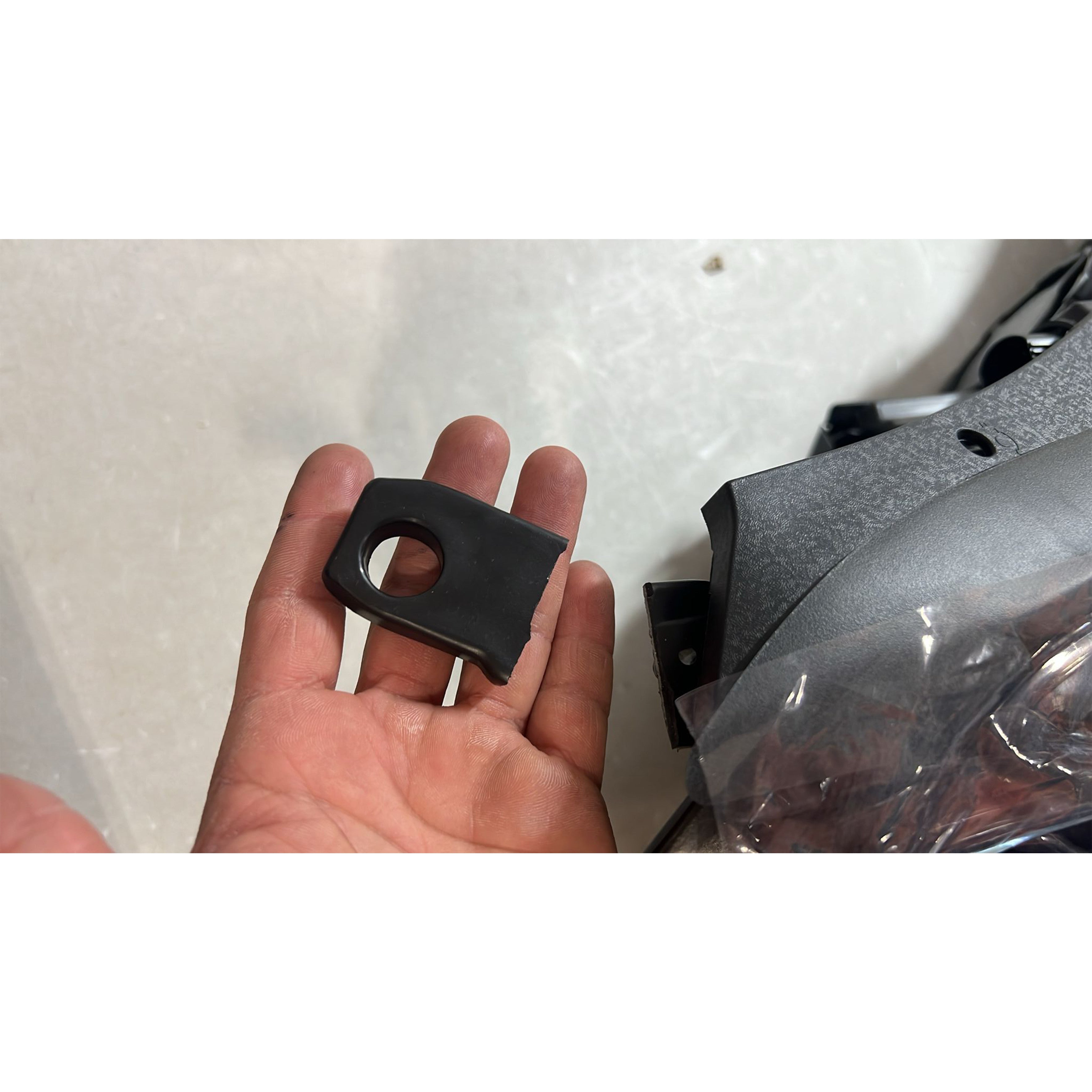 2019 2021 Hyundai Tucson Headlight Assembly Halogen with LED DRL Passenger Side Damaged