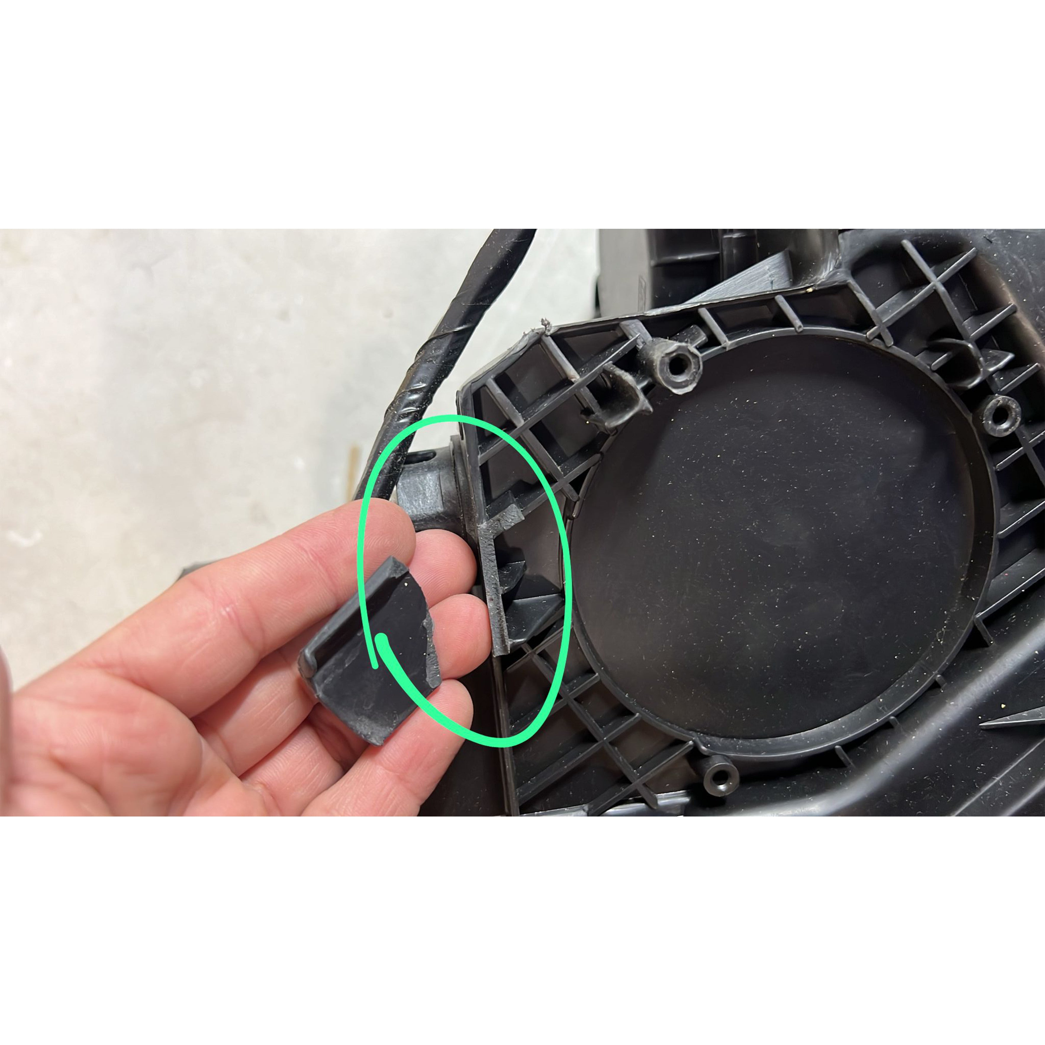 2014 2015 Kia Optima Headlight Assembly Halogen with LED Tube Projector Driver Side Damaged