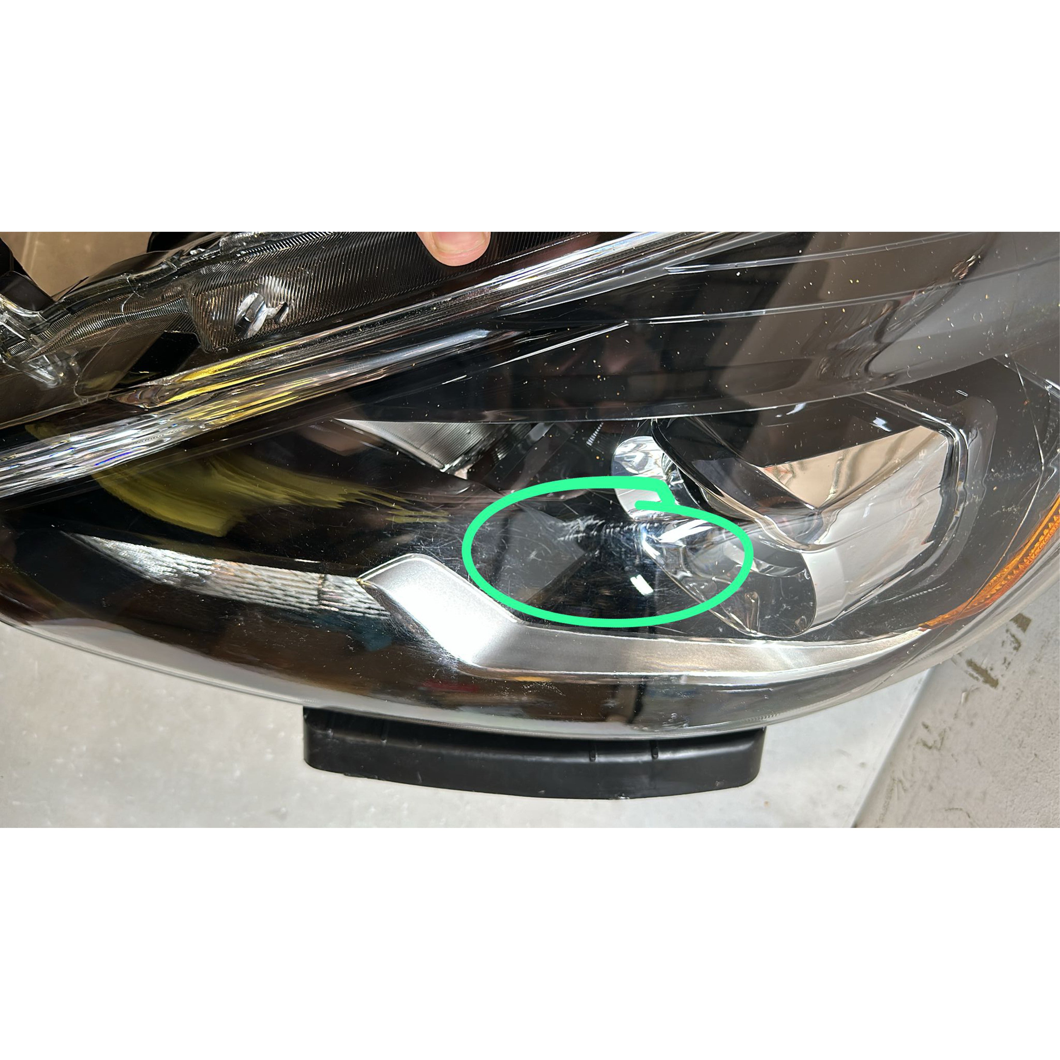 2016 2017 2018 2019 Nissan Sentra Headlight Assembly Halogen Black & Chrome Driver Side Damaged