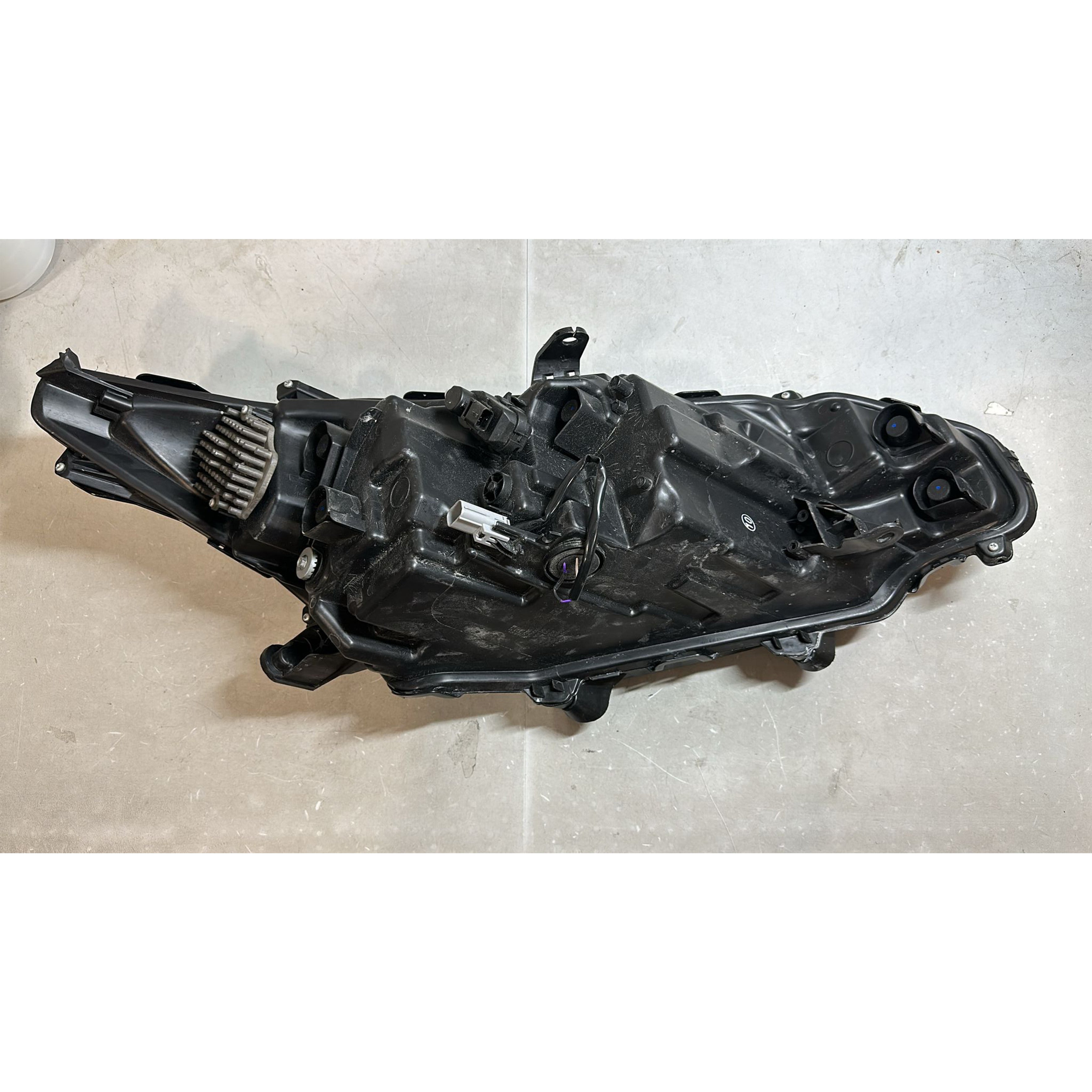 For 2021 2022 2023 2024 Toyota Venza Headlight Headlamp Assembly Left Driver LH 8115048J30 Damaged