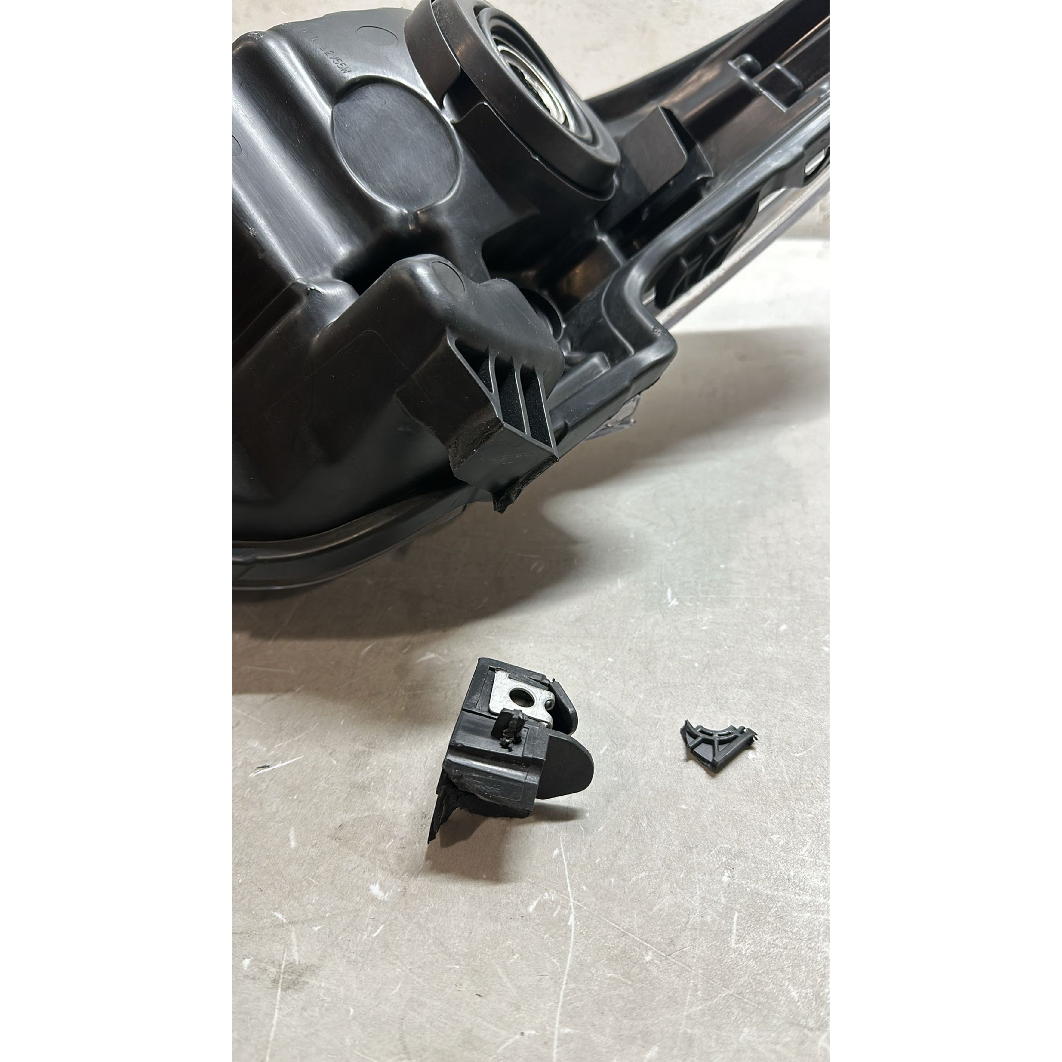 2019 2020 2021 2022 Nissan Altima Headlight Assembly Halogen Passenger Side Damaged