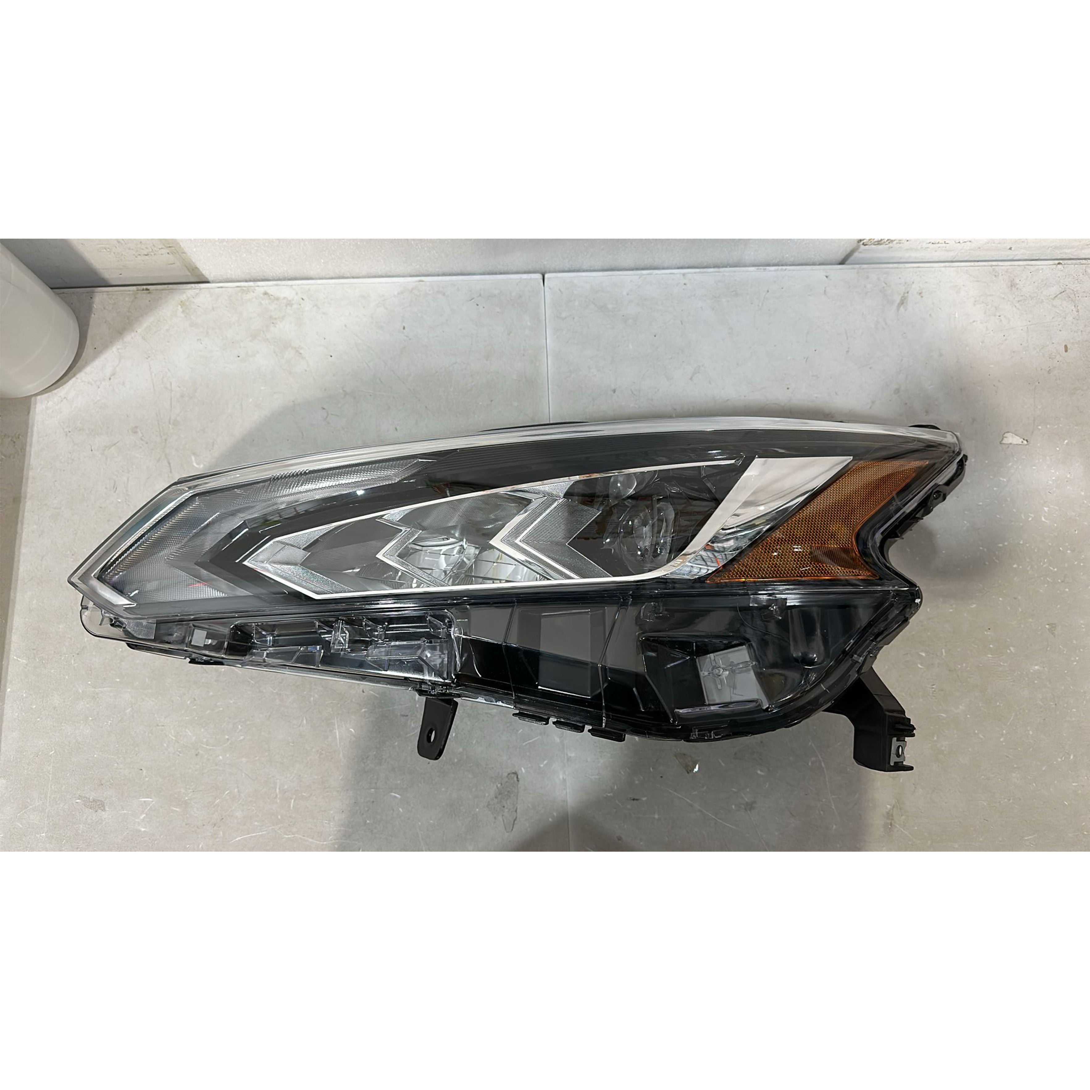2017 2018 2019 2020 Mitsubishi Mirage G4 Headlight Assembly Driver Side Damaged