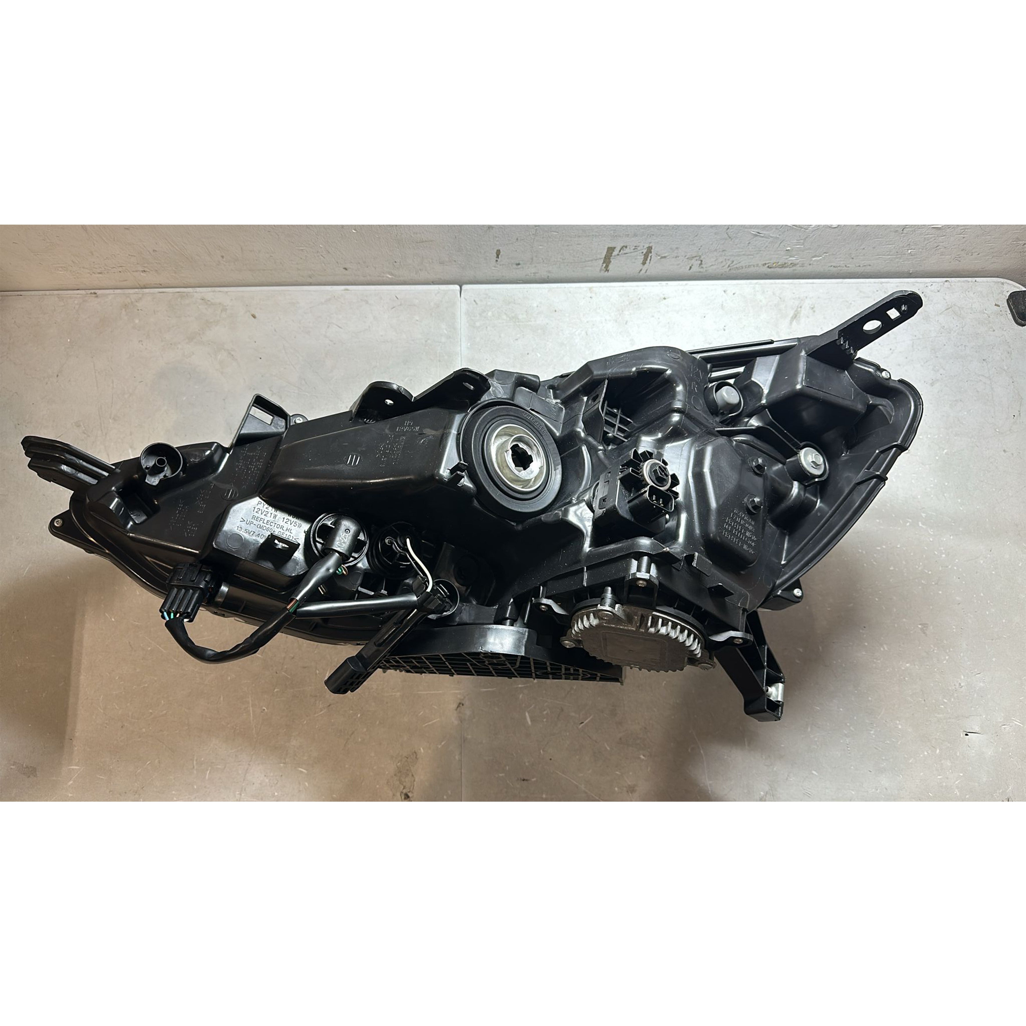 2016 2017 2018 2019 Nissan Sentra Front Headlight Assembly LED Projector Passenger Side Damaged