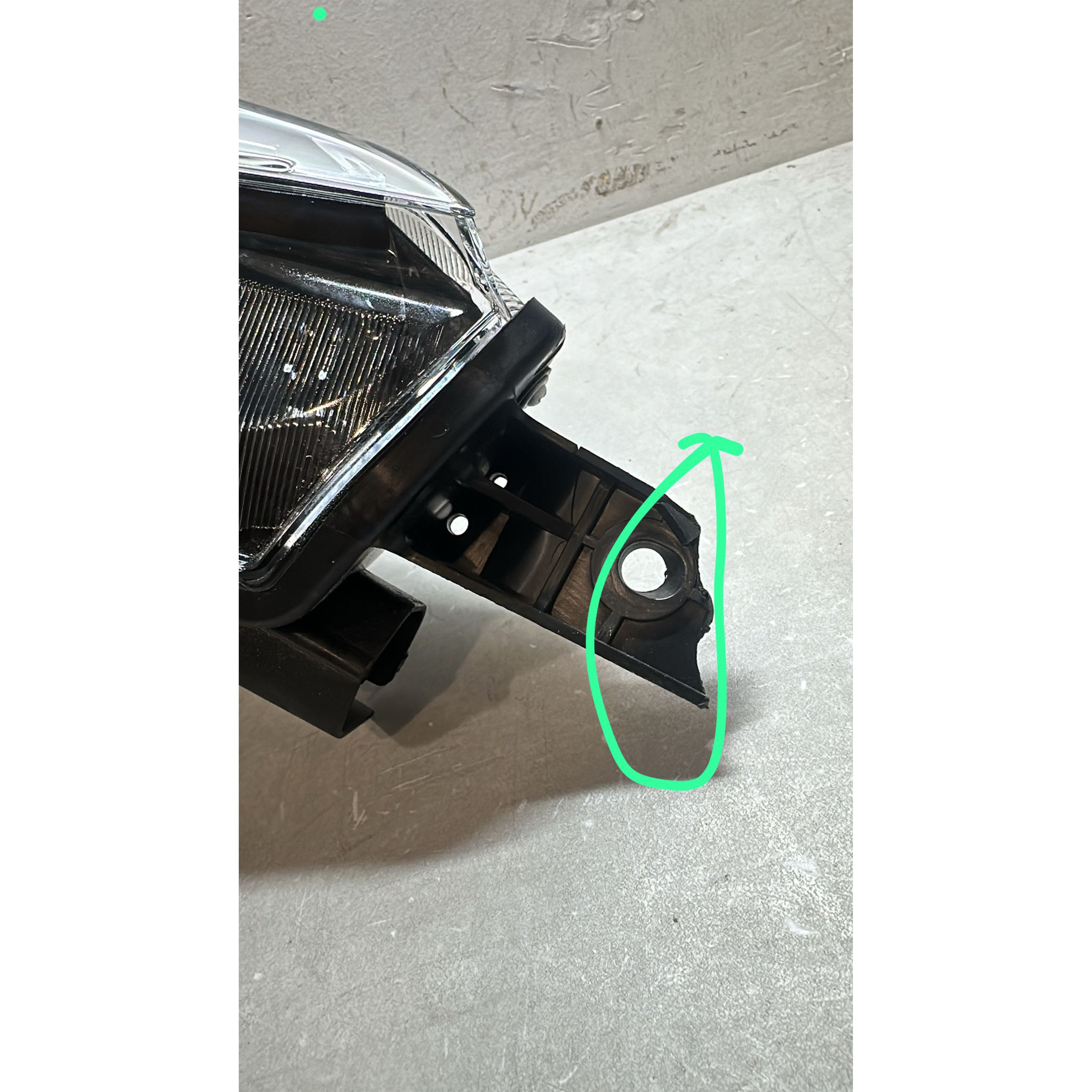 For 2022 2023 2024 Nissan Versa Headlight Headlamp LED Assembly Right Passenger Side RH 260105EE2A Damaged