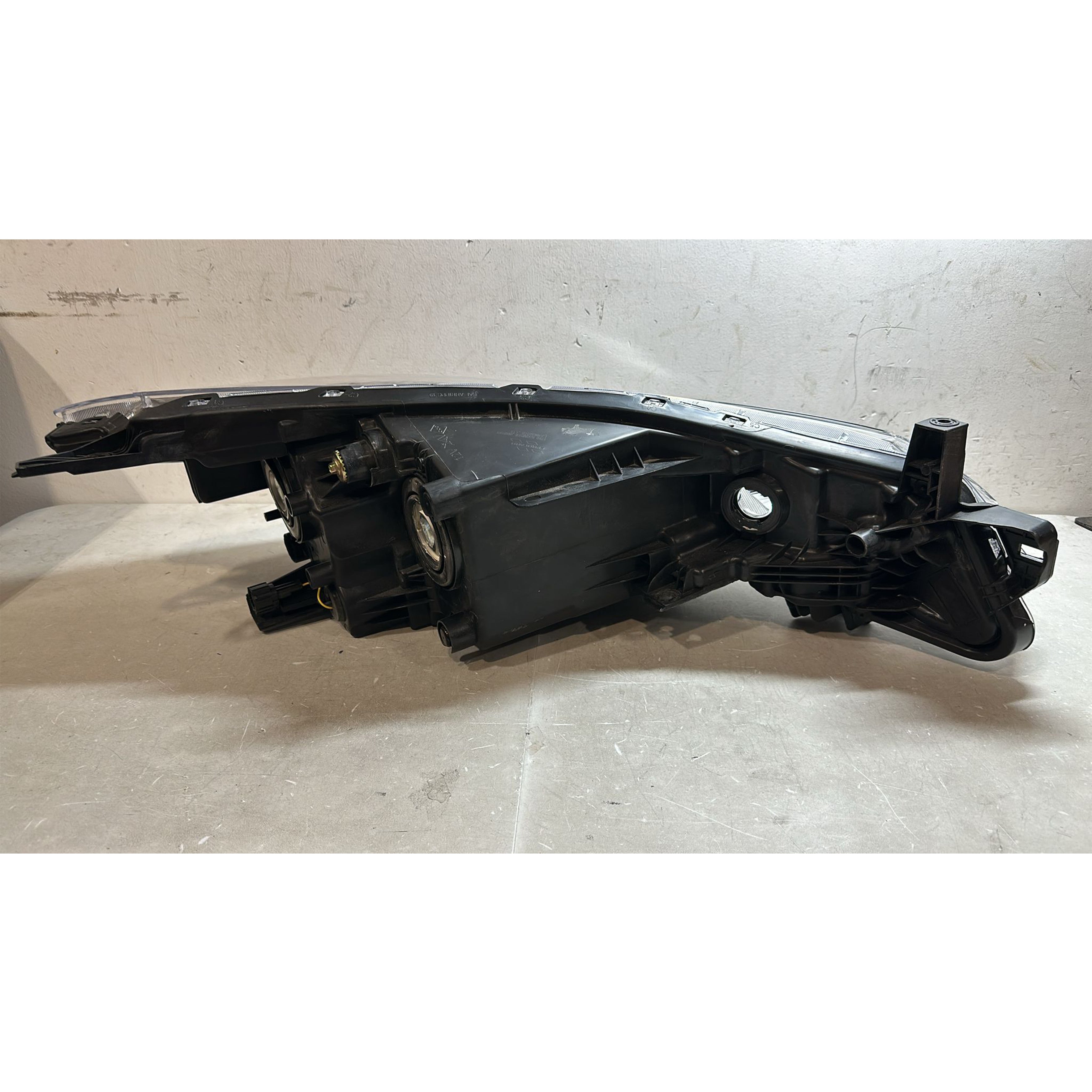 For 2021 2022 2023 2024 Nissan Kicks Halogen Headlight Assembly Left Driver Side 260605R00A Damaged