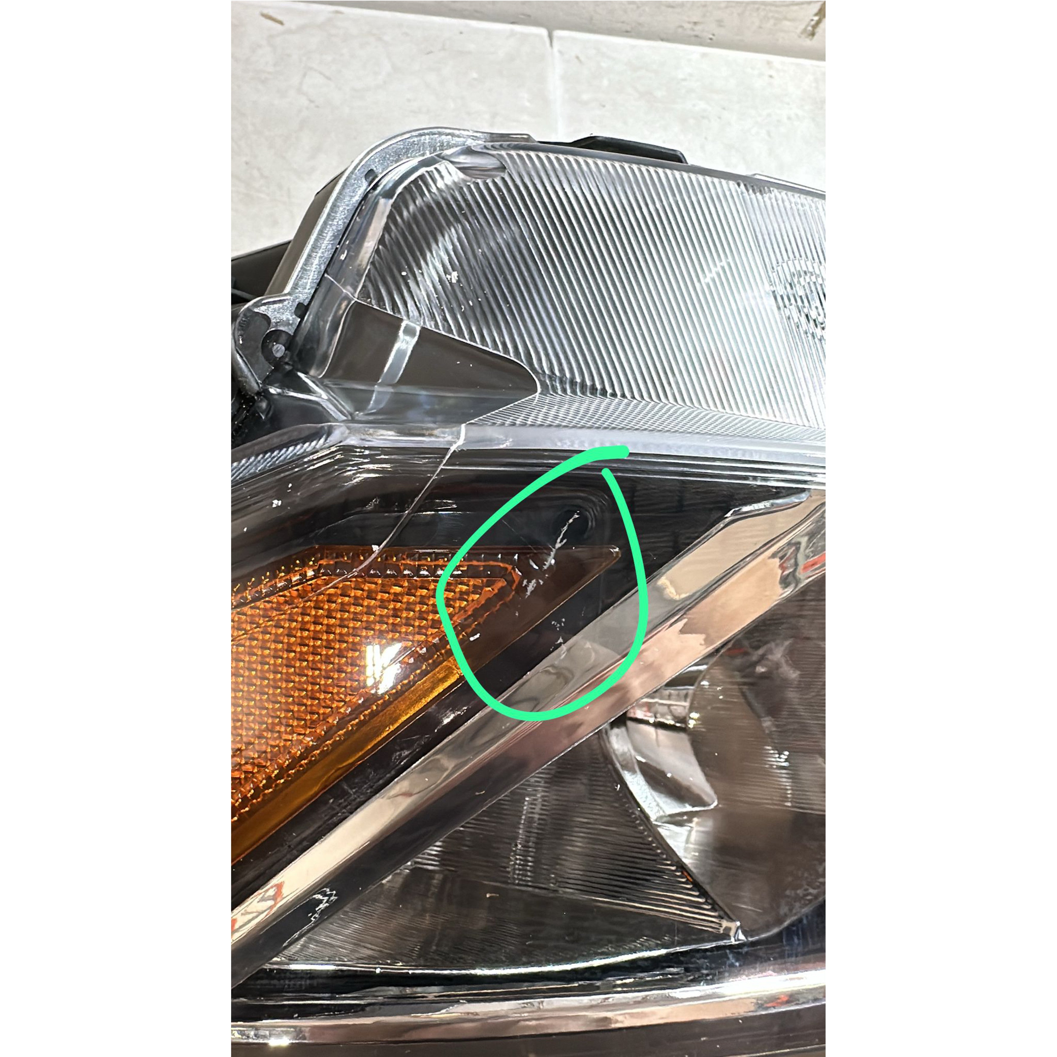 For 2021 2022 2023 2024 Nissan Kicks Halogen Headlight Assembly Left Driver Side 260605R00A Damaged