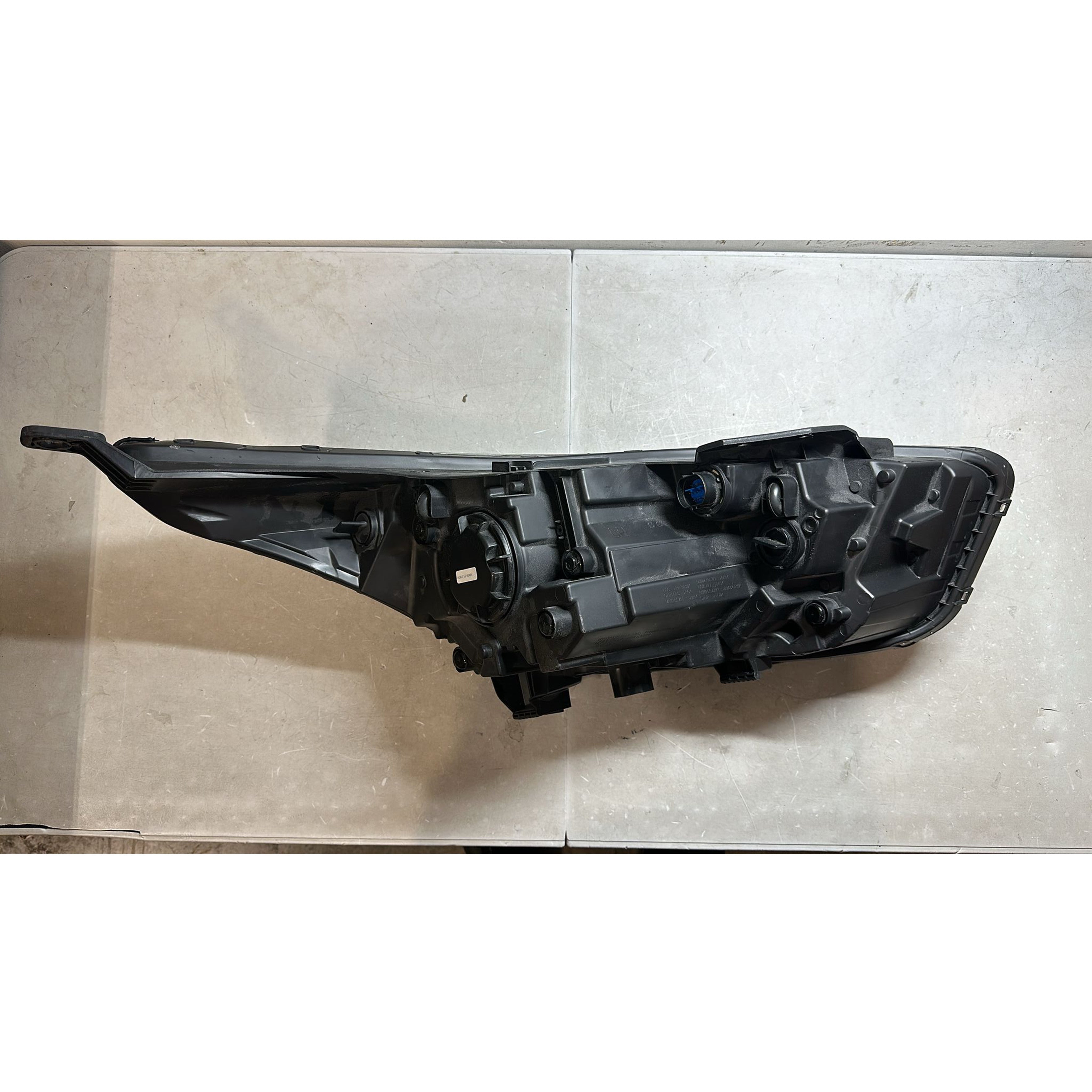 2022 2023 Kia Forte Halogen Projector Headlight Assembly with LED DRL Driver Side Damaged