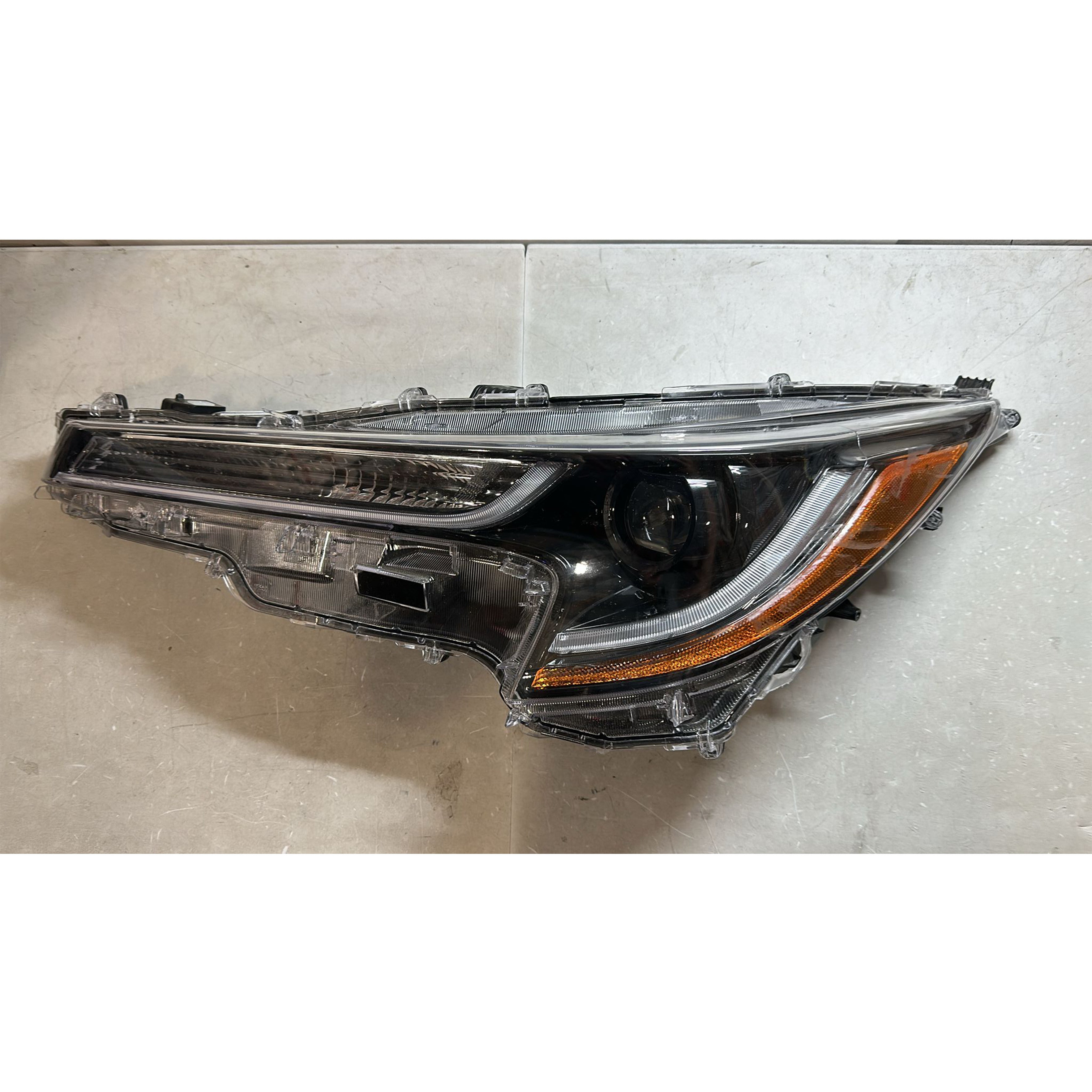 <p>2023 2024 2025 Toyota Corolla LE Front LED Without DRL Headlight Headlamp Assembly Right Driver Side Damaged</p>
