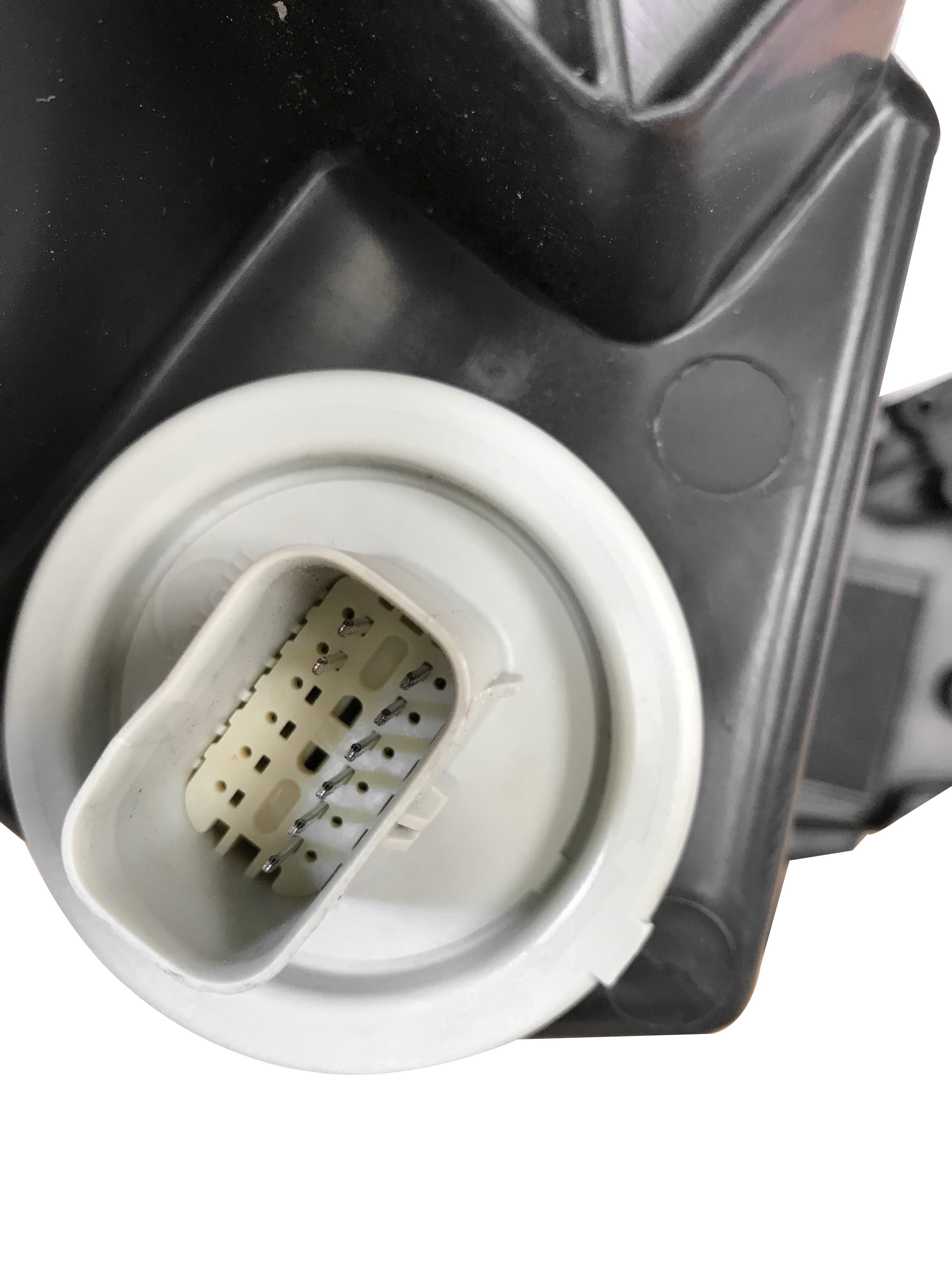 For 2018 2019 2020 2021 Chevrolet Chevy Equinox Headlight Assembly Halogen with LED Daytime Running Lamp Driver Side Damaged