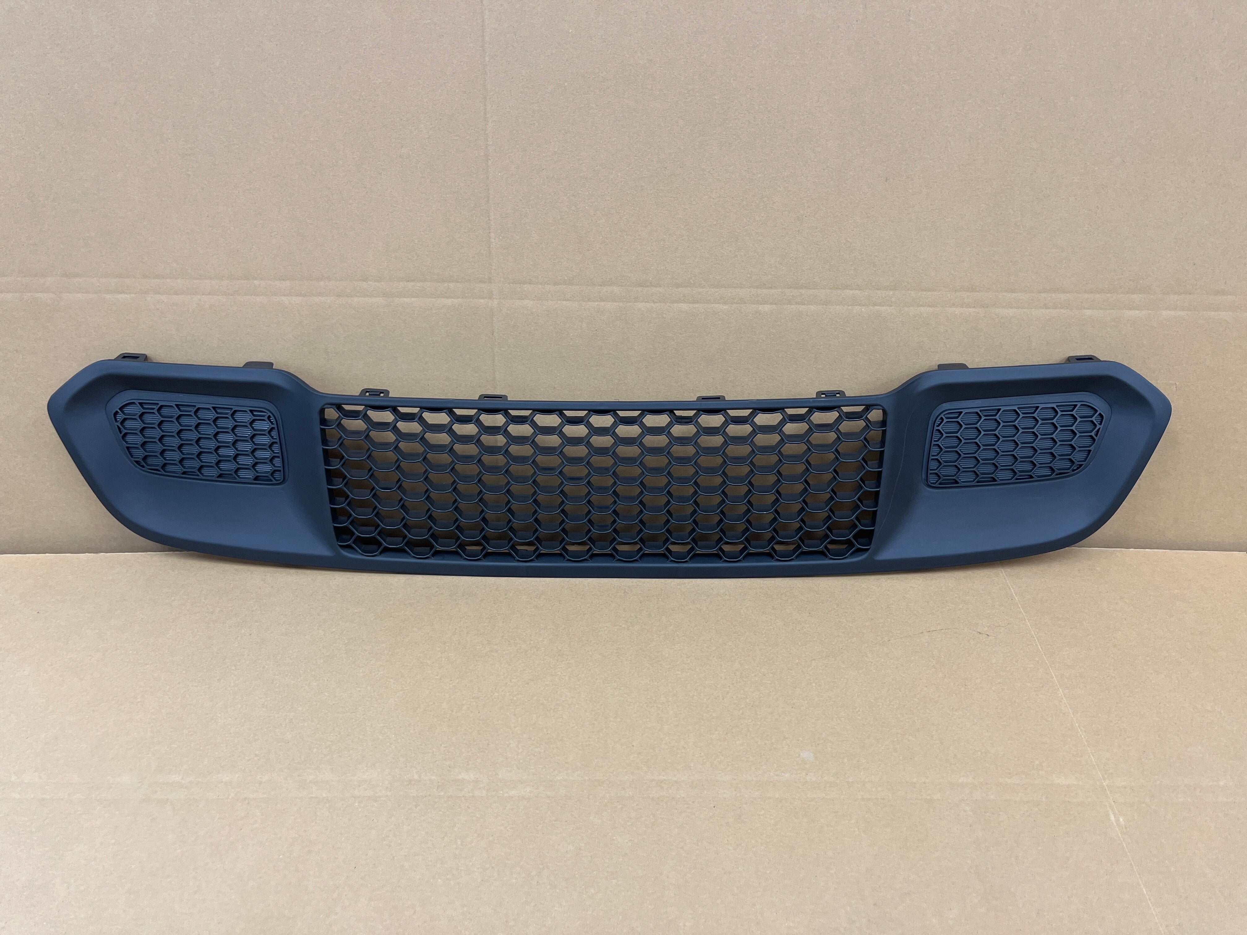 For 2017 2018 2019 2020 2021 2022 Jeep Grand Cherokee Front Lower Grille